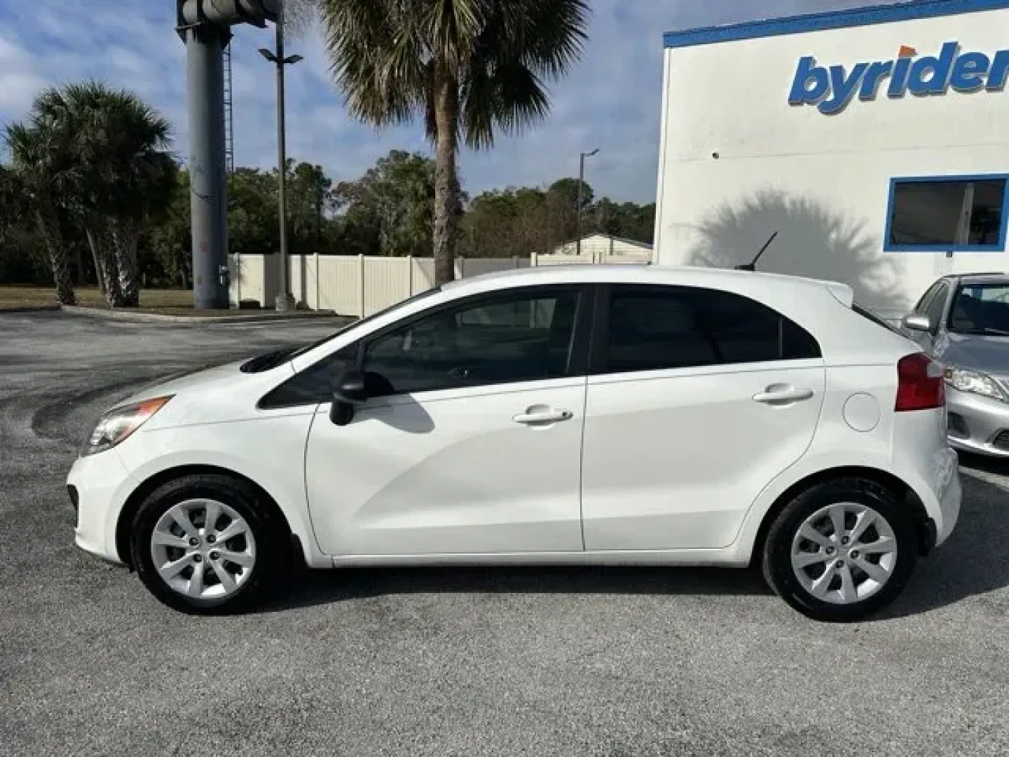 2013 Kia Rio (KNADM5A39D6) with an Other engine, AUTOMATIC transmission, located at 8829 US Hwy 19, Port Richey, FL, 34668, (727) 264-1107, 28.285917, -82.717346 - Only 124,430 Miles! Delivers 36 Highway MPG and 28 City MPG! This Kia Rio boasts a Gas I4 1.6L/97 engine powering this Automatic transmission. CLEAR WHITE, CARPETED FLOOR MATS, BLACK, SEAT TRIM.*This Kia Rio Comes Equipped with These Options *Woven Cloth Seat Trim, Vehicle stability management (VSM) - Photo#1