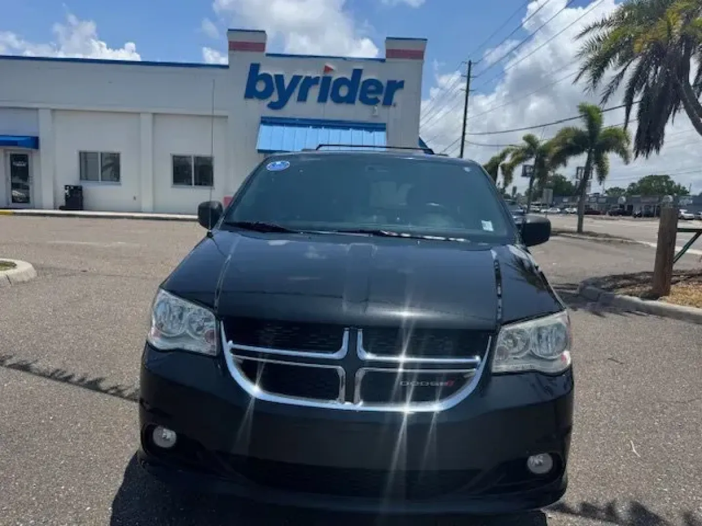 2017 Dodge Grand Caravan (2C4RDGCG9HR) with an Other engine, AUTOMATIC transmission, located at 7701 Park Blvd., Pinellas Park, FL, 33781, (727) 369-7777, 27.839552, -82.747284 - Boasts 25 Highway MPG and 17 City MPG! This Dodge Grand Caravan boasts a Regular Unleaded V-6 3.6 L/220 engine powering this Automatic transmission. WHEELS: 17 X 6.5 ALUMINUM GRANITE CRYSTAL (STD), TRANSMISSION: 6-SPEED AUTOMATIC 62TE (STD), RADIO: 130.*This Dodge Grand Caravan Comes Equipped with T - Photo#2