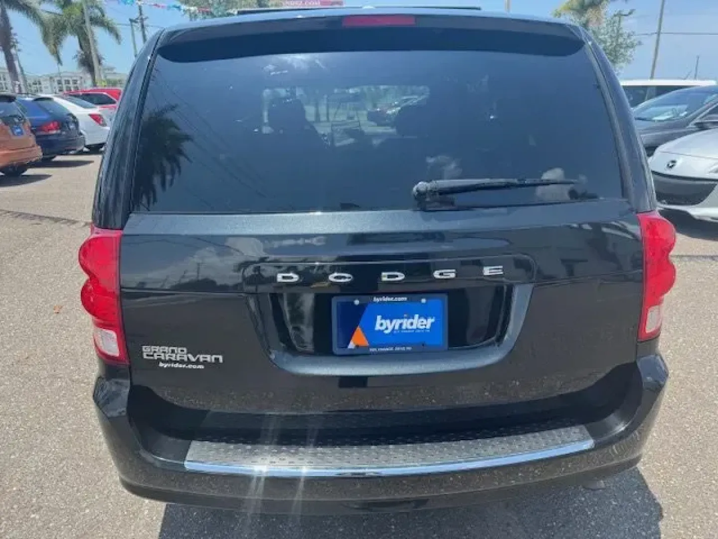 2017 Dodge Grand Caravan (2C4RDGCG9HR) with an Other engine, AUTOMATIC transmission, located at 7701 Park Blvd., Pinellas Park, FL, 33781, (727) 369-7777, 27.839552, -82.747284 - Boasts 25 Highway MPG and 17 City MPG! This Dodge Grand Caravan boasts a Regular Unleaded V-6 3.6 L/220 engine powering this Automatic transmission. WHEELS: 17 X 6.5 ALUMINUM GRANITE CRYSTAL (STD), TRANSMISSION: 6-SPEED AUTOMATIC 62TE (STD), RADIO: 130.*This Dodge Grand Caravan Comes Equipped with T - Photo#4