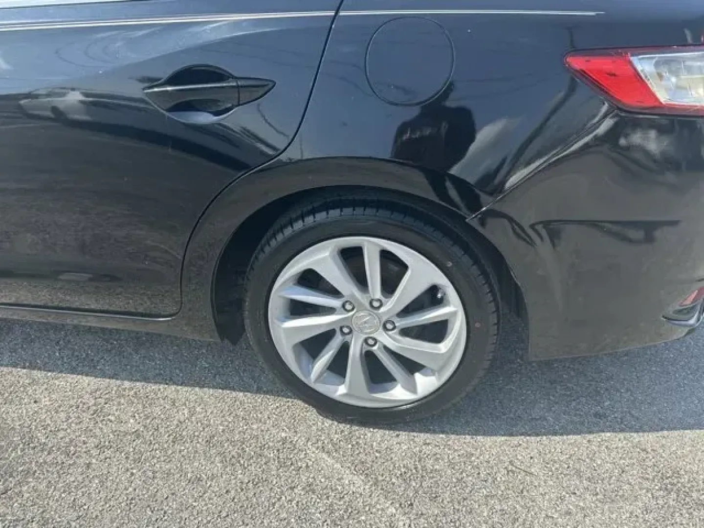 2016 Acura ILX (19UDE2F3XGA) with an Other engine, AUTOMATIC transmission, located at 8829 US Hwy 19, Port Richey, FL, 34668, (727) 264-1107, 28.285917, -82.717346 - IIHS Top Safety Pick+, Top Safety Pick+. Delivers 36 Highway MPG and 25 City MPG! This Acura ILX delivers a Premium Unleaded I-4 2.4 L/144 engine powering this Automatic transmission. Window Grid Diversity Antenna, Wheels: 17 x 7.0 Aluminum Alloy Noise-Reducing, Wheels w/Silver Accents.* This Acura - Photo#4