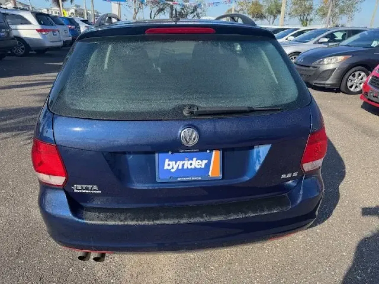 2013 Volkswagen Jetta SportWagen (3VWPP7AJ9DM) with an Other engine, AUTOMATIC transmission, located at 7701 Park Blvd., Pinellas Park, FL, 33781, (727) 369-7777, 27.839552, -82.747284 - Delivers 31 Highway MPG and 24 City MPG! This Volkswagen Jetta SportWagen delivers a Gas I5 2.5L/151 engine powering this Automatic transmission. Window-mounted diversity antenna, Variable intermittent windshield wipers w/heated washer nozzles, Tire pressure monitoring system (TPMS).*This Volkswagen - Photo#4