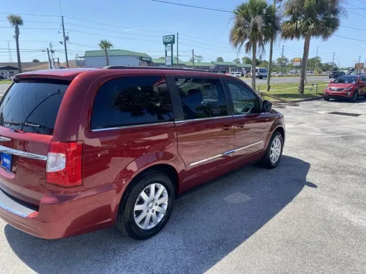 2014 Chrysler Town and Country (2C4RC1BG1ER) with an Other engine, AUTOMATIC transmission, located at 8829 US Hwy 19, Port Richey, FL, 34668, (727) 264-1107, 28.285917, -82.717346 - Boasts 25 Highway MPG and 17 City MPG! This Chrysler Town and Country delivers a Regular Unleaded V-6 3.6 L/220 engine powering this Automatic transmission. TRANSMISSION: 6-SPEED AUTOMATIC 62TE (STD), TIRES: P225/65R17 BSW TOURING (STD), QUICK ORDER PACKAGE 29K -inc: Engine: 3.6L V6 24V VVT, Transmi - Photo#3