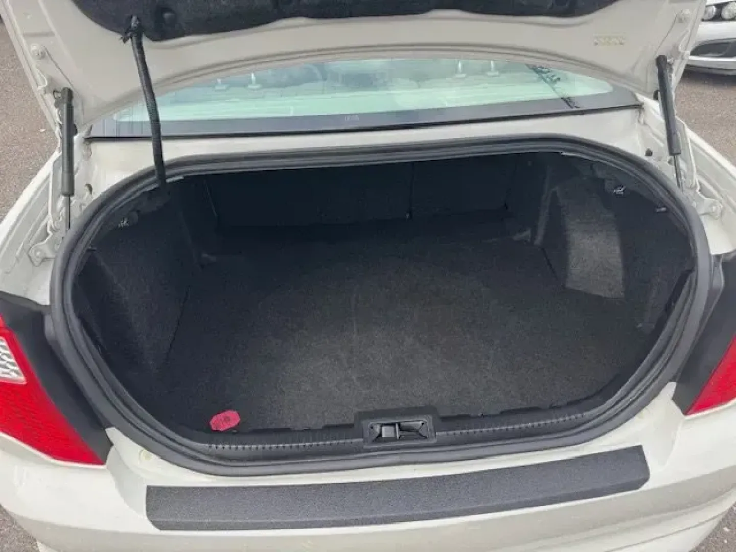 2012 Ford Fusion (3FAHP0JA5CR) with an Other engine, AUTOMATIC transmission, located at 8829 US Hwy 19, Port Richey, FL, 34668, (727) 264-1107, 28.285917, -82.717346 - IIHS Top Safety Pick. Only 111,340 Miles! Scores 33 Highway MPG and 23 City MPG! This Ford Fusion delivers a Gas I4 2.5L/152 engine powering this Automatic transmission. Universal garage door opener, Tire pressure monitoring system, Tilt/telescopic steering wheel.*This Ford Fusion Comes Equipped wit - Photo#5