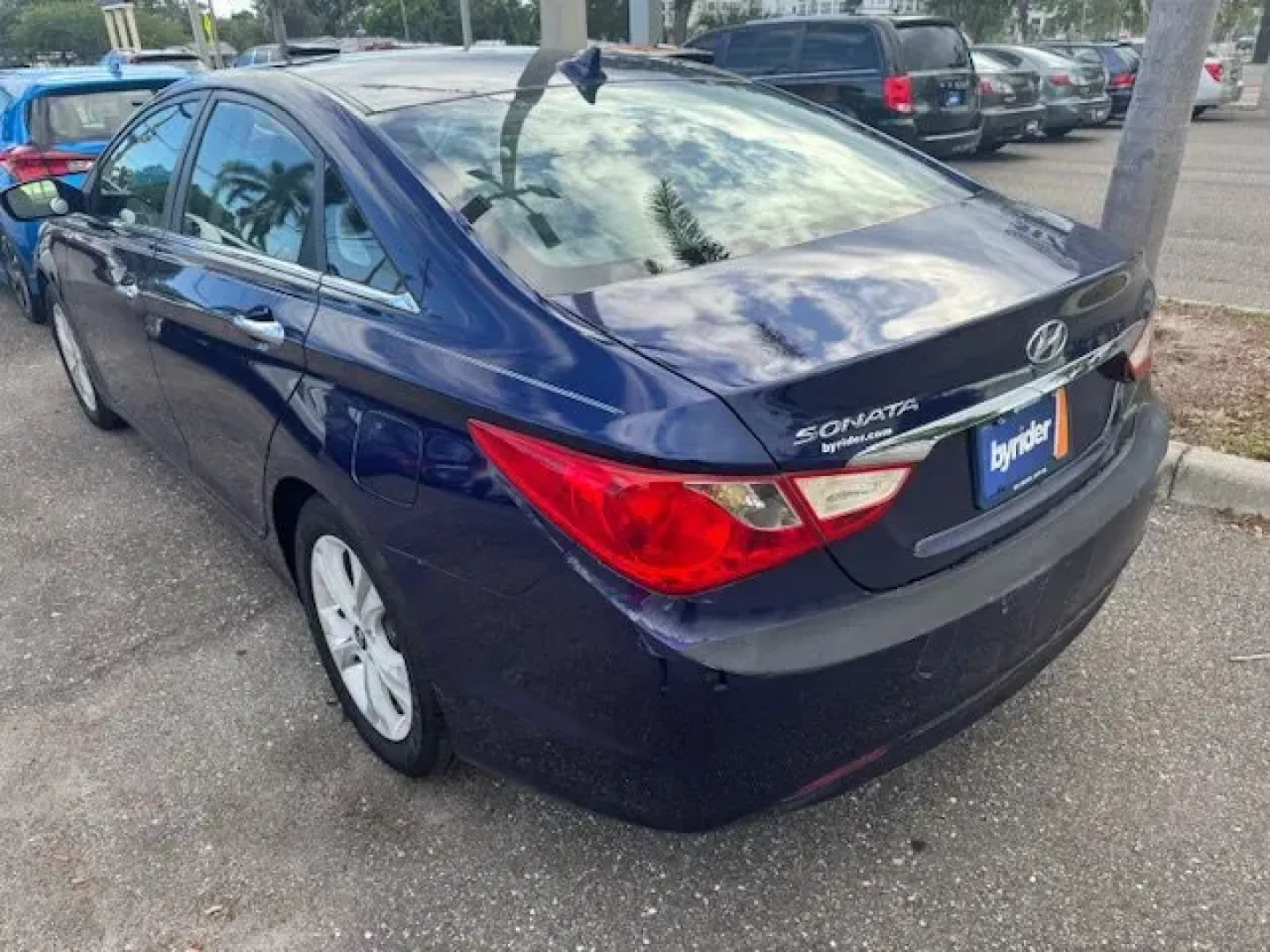 2011 Hyundai Sonata (5NPEC4AC3BH) with an Other engine, AUTOMATIC transmission, located at 7701 Park Blvd., Pinellas Park, FL, 33781, (727) 369-7777, 27.839552, -82.747284 - IIHS Top Safety Pick. Only 100,029 Miles! Scores 35 Highway MPG and 22 City MPG! This Hyundai Sonata boasts a Gas I4 2.4L/144 engine powering this Automatic transmission. SUNROOF WIND DEFLECTOR, NAVIGATION PKG 5 -inc: touch screen navigation system w/CD/MP3 player, rear back-up camera, (9) Infinity - Photo#3