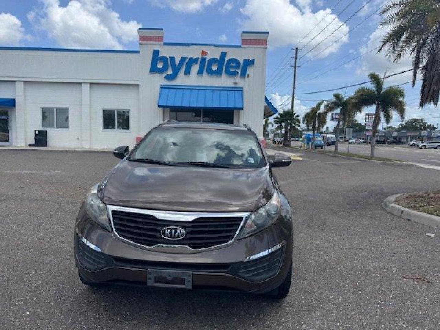 2011 Kia Sportage (KNDPB3A29B7) with an Other engine, AUTOMATIC transmission, located at 7701 Park Blvd., Pinellas Park, FL, 33781, (727) 369-7777, 27.839552, -82.747284 - IIHS Top Safety Pick. Only 149,668 Miles! Delivers 31 Highway MPG and 22 City MPG! This Kia Sportage delivers a Gas I4 2.4L/144 engine powering this Automatic transmission. SAND TRACK, CONVENIENCE PKG -inc: rear parking assist, 17 alloy wheels, telescopic steering wheel function, roof rails, rear sp - Photo#1