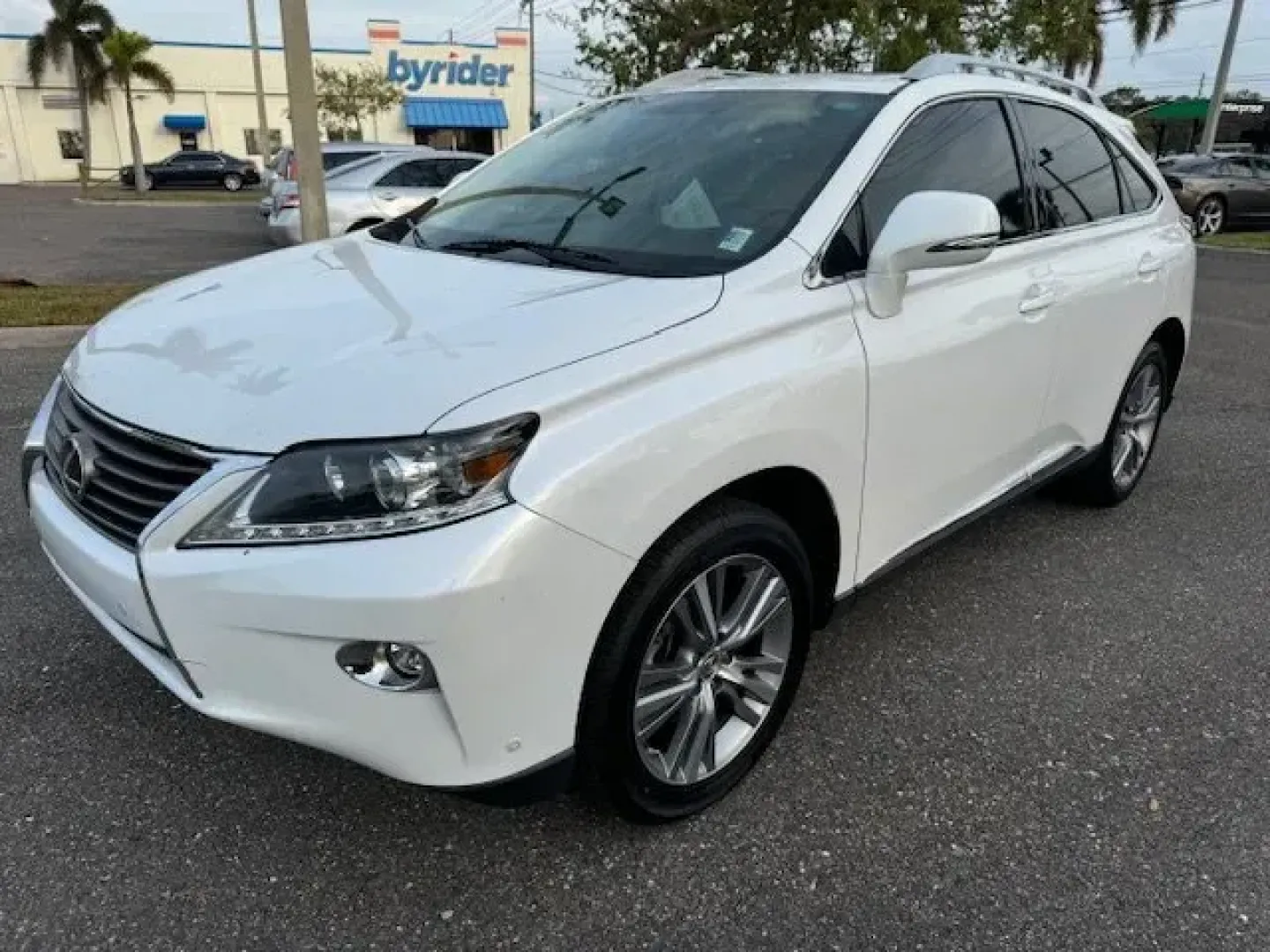 2015 Lexus RX 350 (2T2ZK1BA1FC) with an Other engine, AUTOMATIC transmission, located at 1285 Cassat Ave, Jacksonville, FL, 32205, (904) 425-3000, 30.299780, -81.732430 - KBB.com Best Resale Value Awards. Only 101,644 Miles! Scores 25 Highway MPG and 18 City MPG! This Lexus RX 350 delivers a Regular Unleaded V-6 3.5 L/211 engine powering this Automatic transmission. Wheels: 18 x 7.5 5-Spoke Aluminum, Variable intermittent wipers, Valet Function.* This Lexus RX 350 Fe - Photo#2