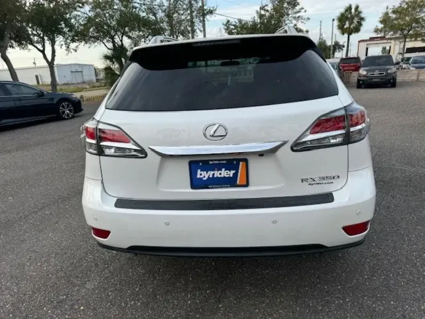 2015 Lexus RX 350 (2T2ZK1BA1FC) with an Other engine, AUTOMATIC transmission, located at 1285 Cassat Ave, Jacksonville, FL, 32205, (904) 425-3000, 30.299780, -81.732430 - KBB.com Best Resale Value Awards. Only 101,644 Miles! Scores 25 Highway MPG and 18 City MPG! This Lexus RX 350 delivers a Regular Unleaded V-6 3.5 L/211 engine powering this Automatic transmission. Wheels: 18 x 7.5 5-Spoke Aluminum, Variable intermittent wipers, Valet Function.* This Lexus RX 350 Fe - Photo#5