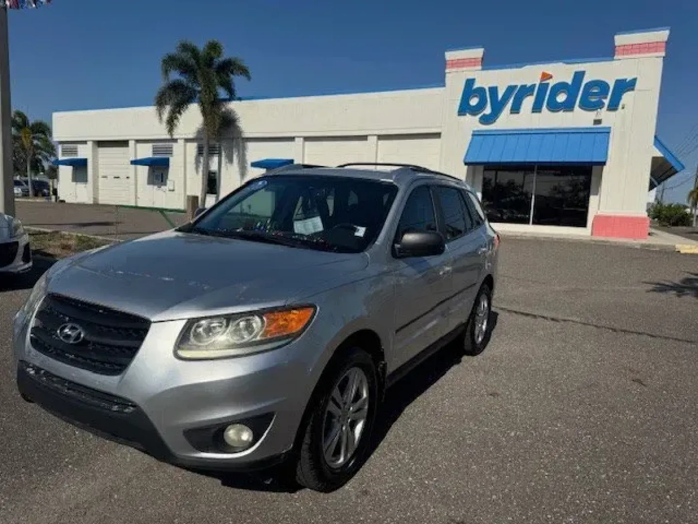 2012 Hyundai Santa Fe (5XYZK3AB0CG) with an Other engine, AUTOMATIC transmission, located at 7701 Park Blvd., Pinellas Park, FL, 33781, (727) 369-7777, 27.839552, -82.747284 - IIHS Top Safety Pick. Delivers 28 Highway MPG and 20 City MPG! This Hyundai Santa Fe boasts a Gas I4 2.4L/144 engine powering this Automatic transmission. WHEEL LOCKS, STANDARD EQUIPMENT PKG 1 -inc: base vehicle only, MUD GUARDS.*This Hyundai Santa Fe Comes Equipped with These Options *FIRST AID KIT - Photo#1