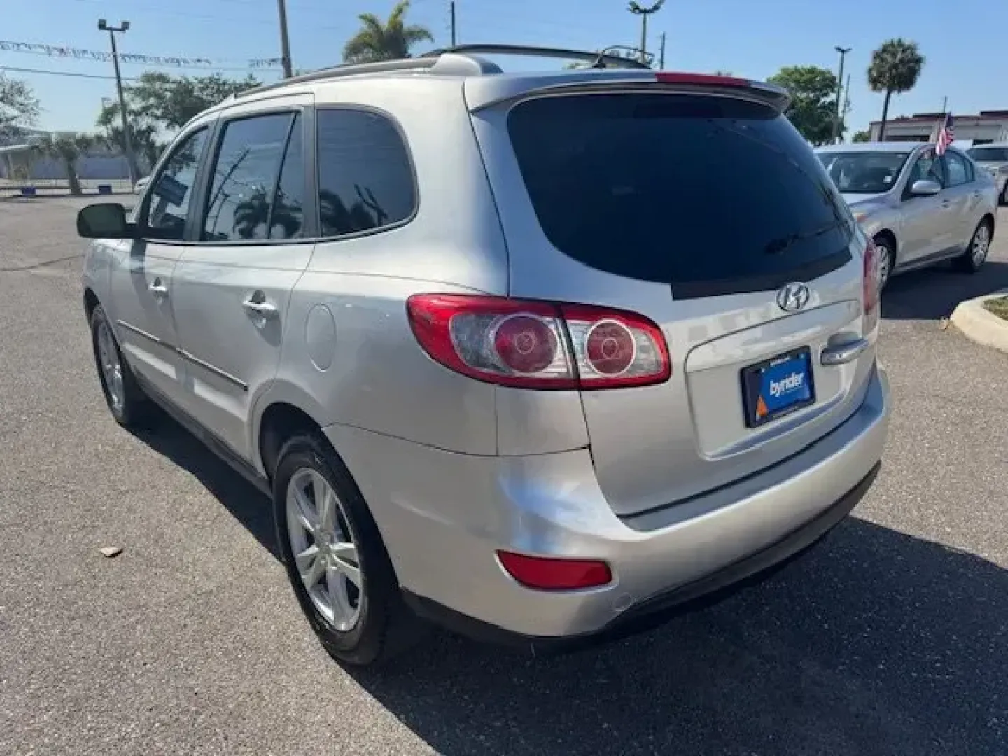 2012 Hyundai Santa Fe (5XYZK3AB0CG) with an Other engine, AUTOMATIC transmission, located at 7701 Park Blvd., Pinellas Park, FL, 33781, (727) 369-7777, 27.839552, -82.747284 - IIHS Top Safety Pick. Delivers 28 Highway MPG and 20 City MPG! This Hyundai Santa Fe boasts a Gas I4 2.4L/144 engine powering this Automatic transmission. WHEEL LOCKS, STANDARD EQUIPMENT PKG 1 -inc: base vehicle only, MUD GUARDS.*This Hyundai Santa Fe Comes Equipped with These Options *FIRST AID KIT - Photo#3