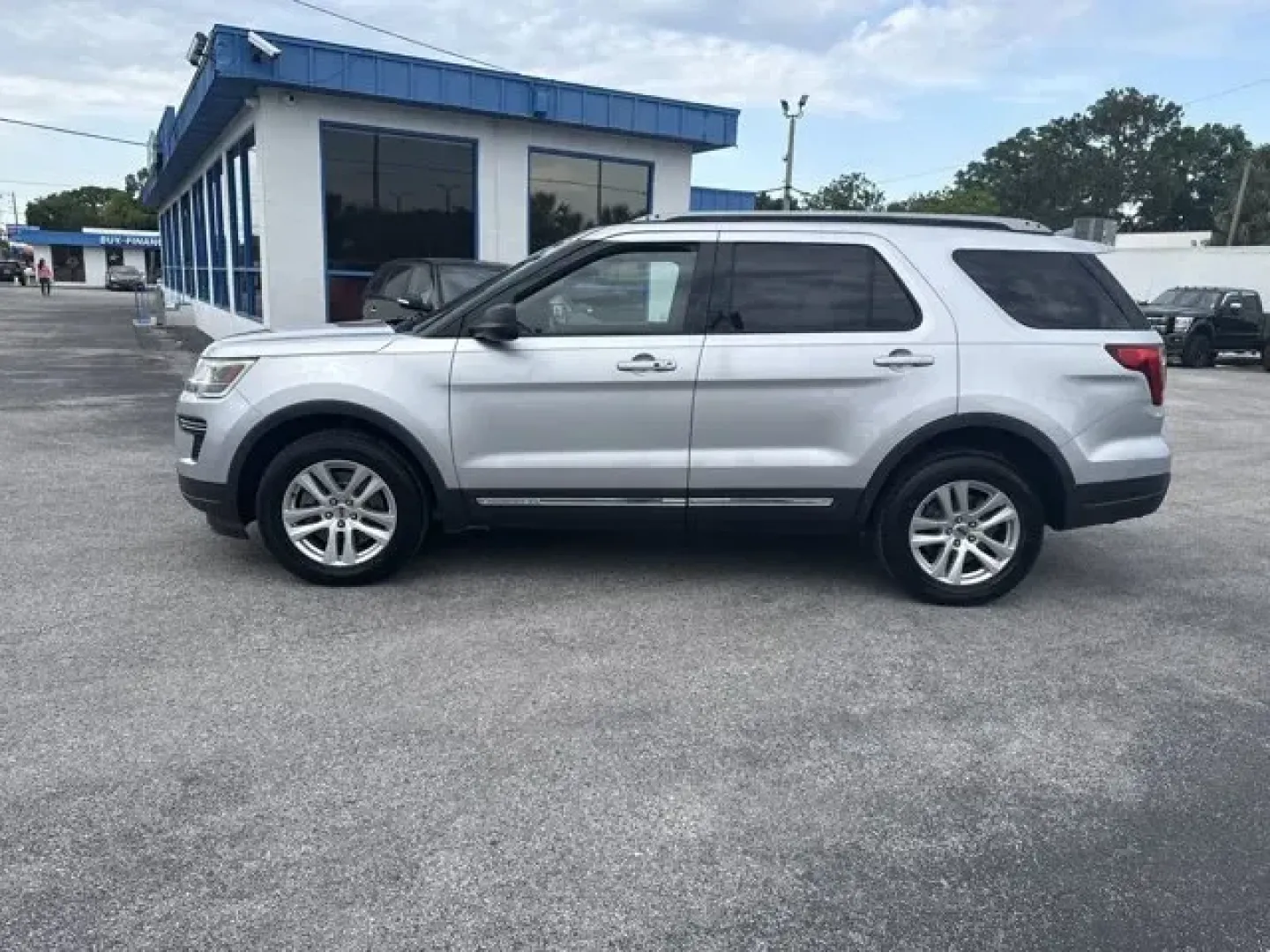 2018 Ford Explorer (1FM5K8D84JG) with an Other engine, AUTOMATIC transmission, located at 1285 Cassat Ave, Jacksonville, FL, 32205, (904) 425-3000, 30.299780, -81.732430 - KBB.com Brand Image Awards. Boasts 22 Highway MPG and 16 City MPG! This Ford Explorer delivers a Regular Unleaded V-6 3.5 L/213 engine powering this Automatic transmission. Valet Function, Trip computer, Transmission: 6-Speed SelectShift Automatic.* This Ford Explorer Features the Following Options - Photo#2
