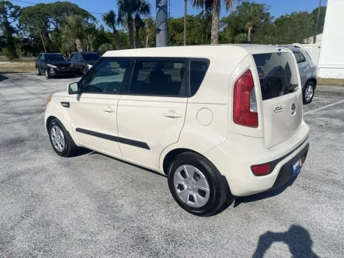 2013 Kia Soul (KNDJT2A50D7) with an Other engine, AUTOMATIC transmission, located at 8829 US Hwy 19, Port Richey, FL, 34668, (727) 264-1107, 28.285917, -82.717346 - IIHS Top Safety Pick. Only 121,756 Miles! Delivers 30 Highway MPG and 25 City MPG! This Kia Soul boasts a Gas I4 1.6L/97 engine powering this Automatic transmission. IPOD CABLE, CARPETED FLOOR MATS, BLACK SEAT TRIM.*This Kia Soul Comes Equipped with These Options *Waistline molding w/fender garnish - Photo#2