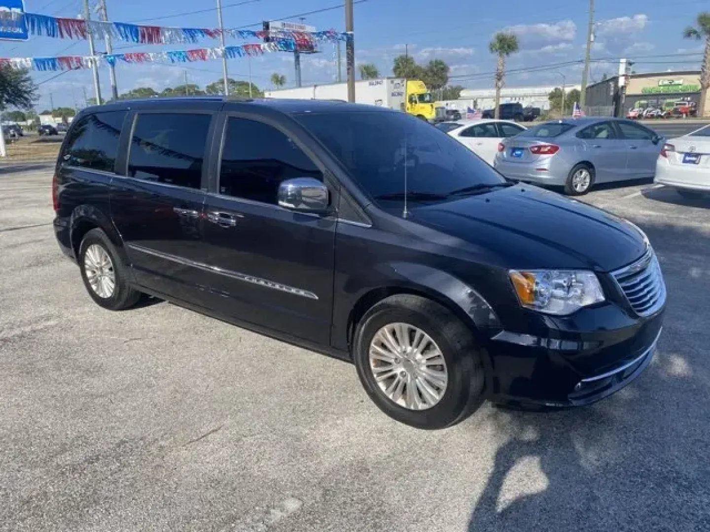 2013 Chrysler Town and Country (2C4RC1GG1DR) with an Other engine, AUTOMATIC transmission, located at 8829 US Hwy 19, Port Richey, FL, 34668, (727) 264-1107, 28.285917, -82.717346 - Ward's 10 Best Engines. Scores 25 Highway MPG and 17 City MPG! This Chrysler Town and Country delivers a Gas V6 3.6L/220 engine powering this Automatic transmission. P225/65R17 ALL-SEASON BSW TIRES (STD), MAXIMUM STEEL METALLIC, LUXURY GROUP -inc: load leveling and height control, pwr sunroof, pwr - Photo#1
