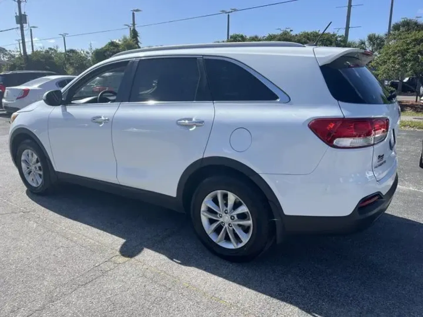 2017 Kia Sorento (5XYPG4A38HG) with an Other engine, AUTOMATIC transmission, located at 1285 Cassat Ave, Jacksonville, FL, 32205, (904) 425-3000, 30.299780, -81.732430 - KBB.com 10 Most Awarded Brands. Boasts 28 Highway MPG and 21 City MPG! This Kia Sorento boasts a Regular Unleaded I-4 2.4 L/144 engine powering this Automatic transmission. SNOW WHITE PEARL, CARPET FLOOR MATS (5 SEAT), YES Essentials Cloth Seat Trim.* This Kia Sorento Features the Following Options - Photo#4