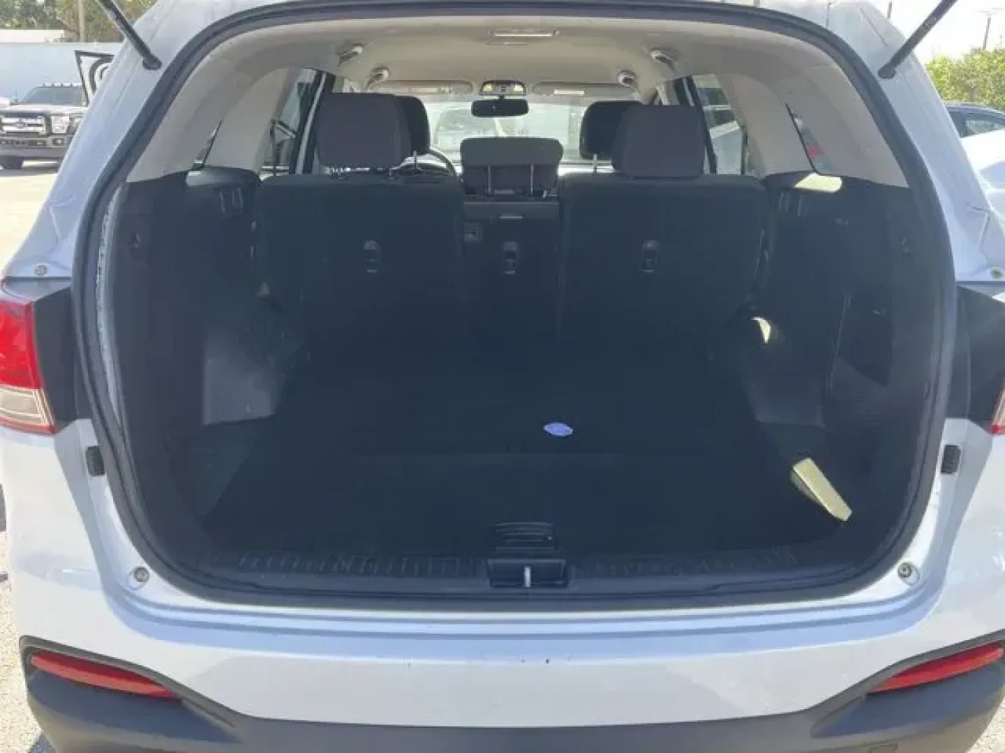 2017 Kia Sorento (5XYPG4A38HG) with an Other engine, AUTOMATIC transmission, located at 1285 Cassat Ave, Jacksonville, FL, 32205, (904) 425-3000, 30.299780, -81.732430 - KBB.com 10 Most Awarded Brands. Boasts 28 Highway MPG and 21 City MPG! This Kia Sorento boasts a Regular Unleaded I-4 2.4 L/144 engine powering this Automatic transmission. SNOW WHITE PEARL, CARPET FLOOR MATS (5 SEAT), YES Essentials Cloth Seat Trim.* This Kia Sorento Features the Following Options - Photo#7