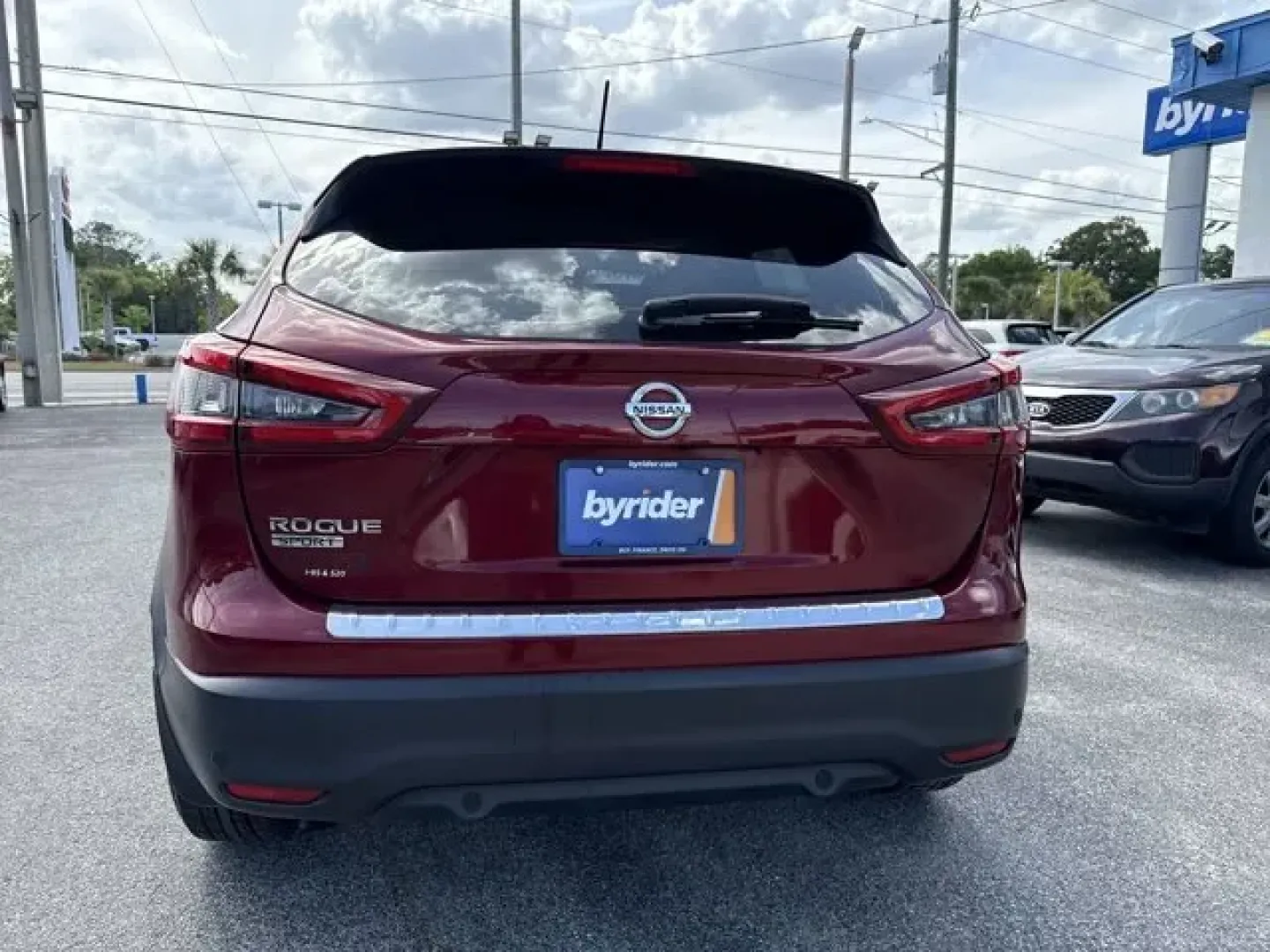 2020 Nissan Rogue Sport (JN1BJ1CVXLW) with an Other engine, AUTOMATIC transmission, located at 1285 Cassat Ave, Jacksonville, FL, 32205, (904) 425-3000, 30.299780, -81.732430 - Delivers 32 Highway MPG and 25 City MPG! This Nissan Rogue Sport boasts a Regular Unleaded I-4 2.0 L/122 engine powering this Variable transmission. SCARLET EMBER TINTCOAT, CHARCOAL, CLOTH SEAT TRIM, [B93] CHROME REAR BUMPER PROTECTOR.*This Nissan Rogue Sport Comes Equipped with These Options *[B92] - Photo#4