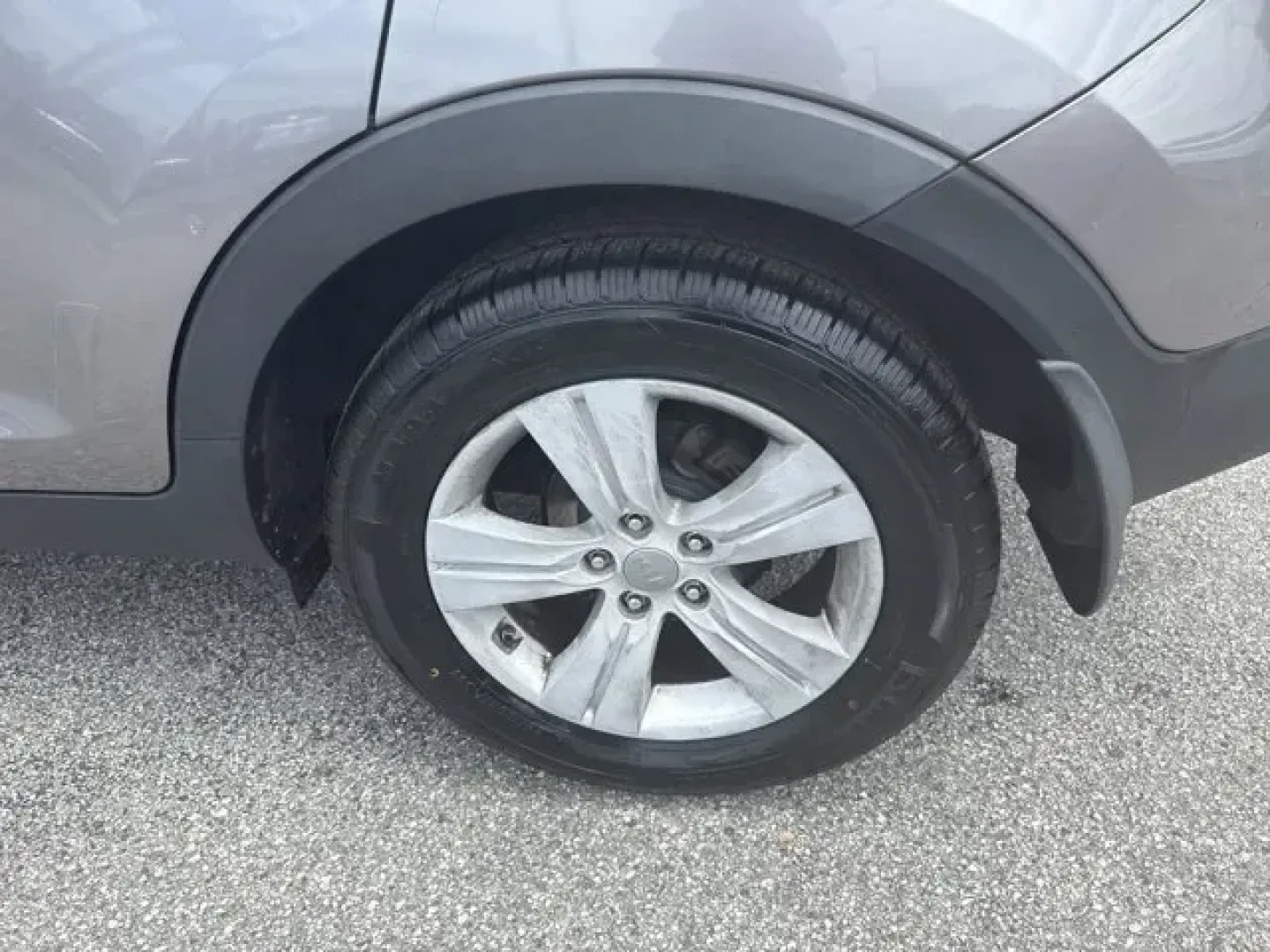 2012 Kia Sportage (KNDPB3A20C7) with an Other engine, AUTOMATIC transmission, located at 1285 Cassat Ave, Jacksonville, FL, 32205, (904) 425-3000, 30.299780, -81.732430 - IIHS Top Safety Pick. Only 130,450 Miles! Delivers 30 Highway MPG and 21 City MPG! This Kia Sportage delivers a Gas I4 2.4L/144 engine powering this Automatic transmission. MINERAL SILVER, CONVENIENCE PKG -inc: rear parking assist, telescopic steering wheel function, roof rails, rear spoiler, dual h - Photo#5