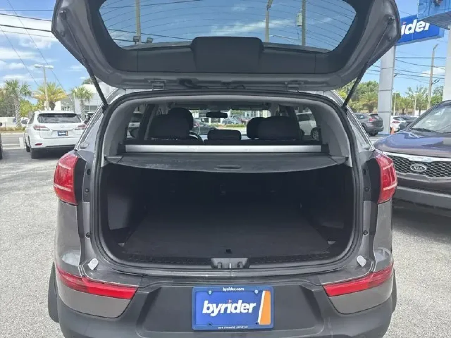 2012 Kia Sportage (KNDPB3A20C7) with an Other engine, AUTOMATIC transmission, located at 1285 Cassat Ave, Jacksonville, FL, 32205, (904) 425-3000, 30.299780, -81.732430 - IIHS Top Safety Pick. Only 130,450 Miles! Delivers 30 Highway MPG and 21 City MPG! This Kia Sportage delivers a Gas I4 2.4L/144 engine powering this Automatic transmission. MINERAL SILVER, CONVENIENCE PKG -inc: rear parking assist, telescopic steering wheel function, roof rails, rear spoiler, dual h - Photo#6