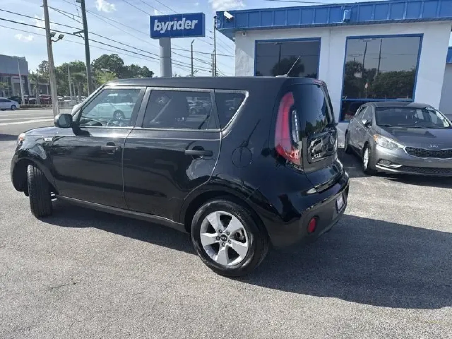 2017 Kia Soul (KNDJN2A27H7) with an Other engine, AUTOMATIC transmission, located at 1285 Cassat Ave, Jacksonville, FL, 32205, (904) 425-3000, 30.299780, -81.732430 - KBB.com 10 Coolest New Cars Under $18,000. Only 77,424 Miles! Boasts 30 Highway MPG and 25 City MPG! This Kia Soul boasts a Regular Unleaded I-4 1.6 L/97 engine powering this Automatic transmission. SHADOW BLACK, GRAY 2-TONE, CLOTH SEAT TRIM, CARPETED FLOOR MATS.*This Kia Soul Comes Equipped with Th - Photo#4