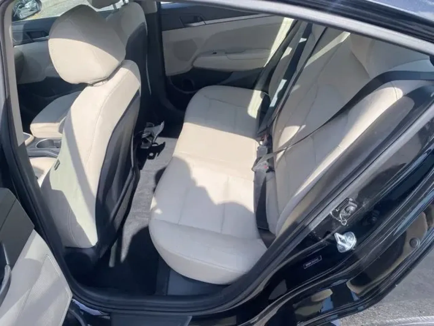 2018 Hyundai Elantra (5NPD84LF7JH) with an Other engine, AUTOMATIC transmission, located at 8829 US Hwy 19, Port Richey, FL, 34668, (727) 264-1107, 28.285917, -82.717346 - KBB.com 10 Coolest New Cars Under $20,000. Boasts 37 Highway MPG and 28 City MPG! This Hyundai Elantra boasts a Regular Unleaded I-4 2.0 L/122 engine powering this Automatic transmission. PHANTOM BLACK, OPTION GROUP 01, INTERIOR LIGHT KIT.*This Hyundai Elantra Comes Equipped with These Options *CARP - Photo#5