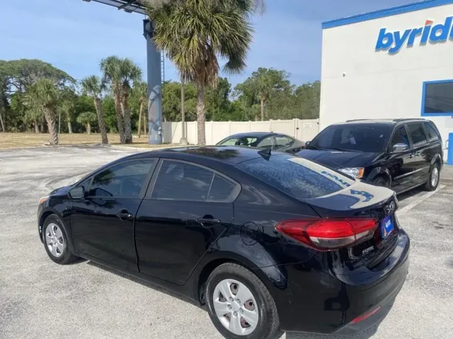 2018 Kia Forte (3KPFK4A71JE) with an Other engine, AUTOMATIC transmission, located at 8829 US Hwy 19, Port Richey, FL, 34668, (727) 264-1107, 28.285917, -82.717346 - Boasts 37 Highway MPG and 29 City MPG! This Kia Forte delivers a Regular Unleaded I-4 2.0 L/122 engine powering this Automatic transmission. CARPETED FLOOR MATS, BLACK, PREMIUM CLOTH SEAT TRIM, BLACK, CLOTH SEAT TRIM.* This Kia Forte Features the Following Options *AURORA BLACK, Window Grid Antenna, - Photo#4