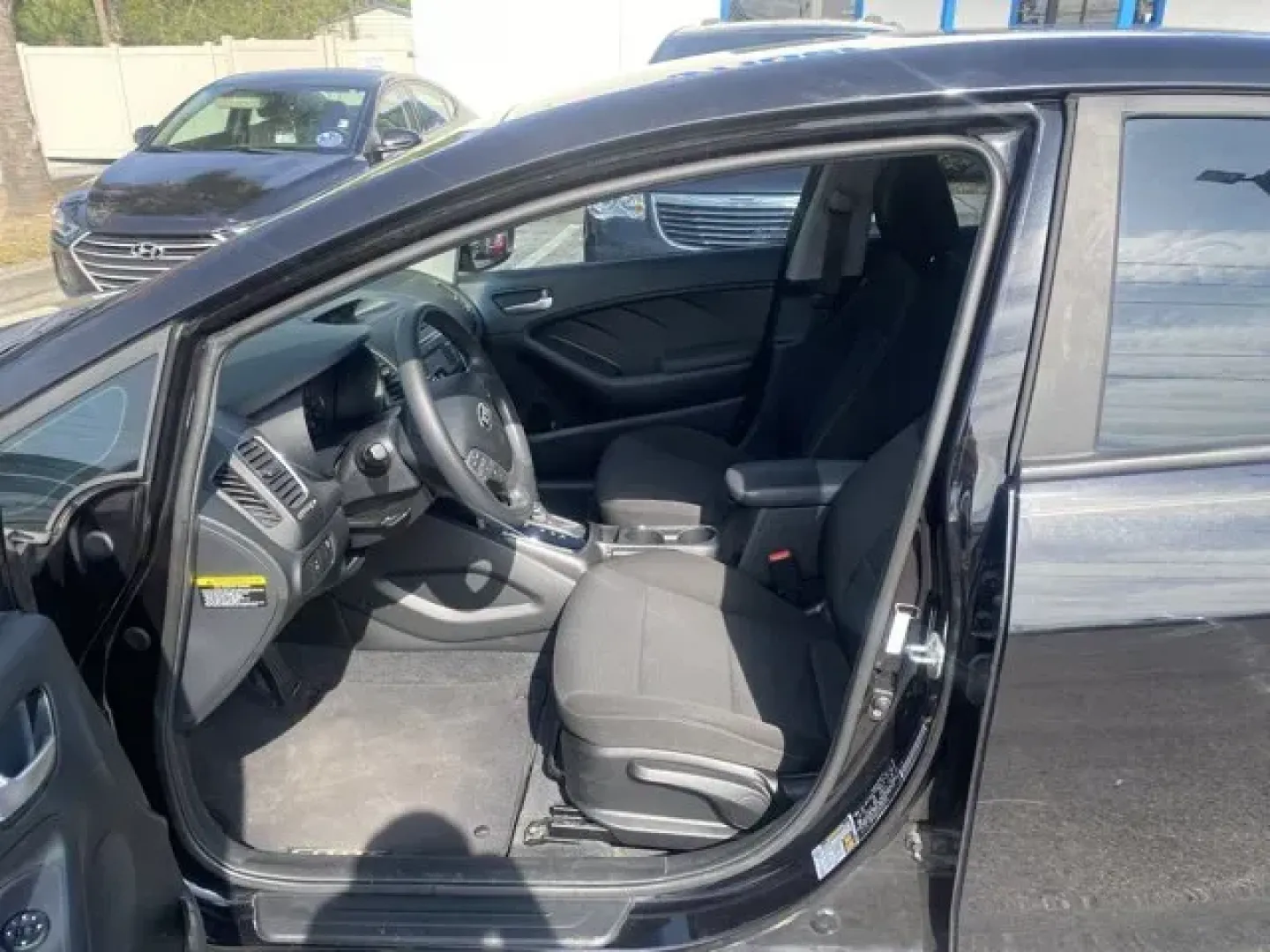 2018 Kia Forte (3KPFK4A71JE) with an Other engine, AUTOMATIC transmission, located at 8829 US Hwy 19, Port Richey, FL, 34668, (727) 264-1107, 28.285917, -82.717346 - Boasts 37 Highway MPG and 29 City MPG! This Kia Forte delivers a Regular Unleaded I-4 2.0 L/122 engine powering this Automatic transmission. CARPETED FLOOR MATS, BLACK, PREMIUM CLOTH SEAT TRIM, BLACK, CLOTH SEAT TRIM.* This Kia Forte Features the Following Options *AURORA BLACK, Window Grid Antenna, - Photo#5