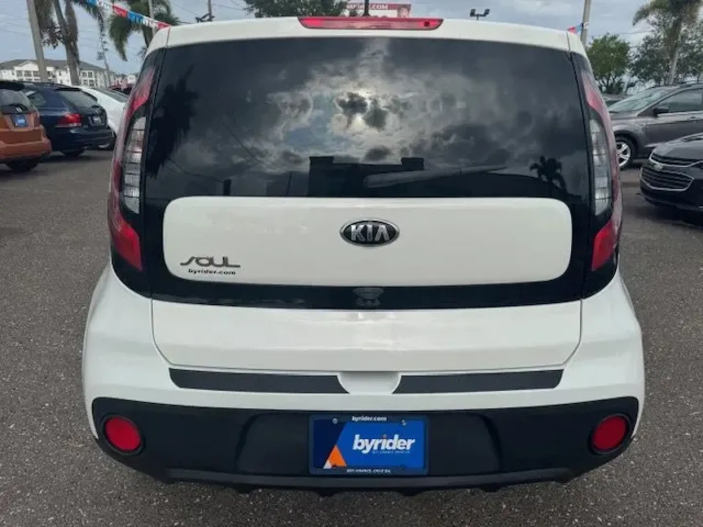 2019 Kia Soul (KNDJN2A22K7) with an Other engine, AUTOMATIC transmission, located at 7701 Park Blvd., Pinellas Park, FL, 33781, (727) 369-7777, 27.839552, -82.747284 - KBB.com 5-Year Cost to Own Awards. Delivers 31 Highway MPG and 26 City MPG! This Kia Soul boasts a Regular Unleaded I-4 1.6 L/97 engine powering this Automatic transmission. CLEAR WHITE, CARPETED FLOOR MAT, Wheels: 16 Alloy.*This Kia Soul Comes Equipped with These Options *Variable intermittent wipe - Photo#3