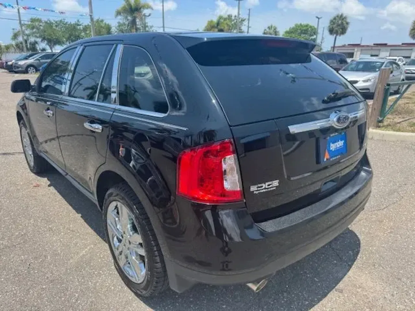 2011 Ford Edge (2FMDK3KC3BB) with an Other engine, AUTOMATIC transmission, located at 7701 Park Blvd., Pinellas Park, FL, 33781, (727) 369-7777, 27.839552, -82.747284 - IIHS Top Safety Pick (built after 2/11). Only 151,782 Miles! Scores 27 Highway MPG and 19 City MPG! This Ford Edge delivers a Gas V6 3.5L/213 engine powering this Automatic transmission. Wood appearance instrument panel appliques, Universal garage door opener, Tire pressure monitoring system.*This F - Photo#3