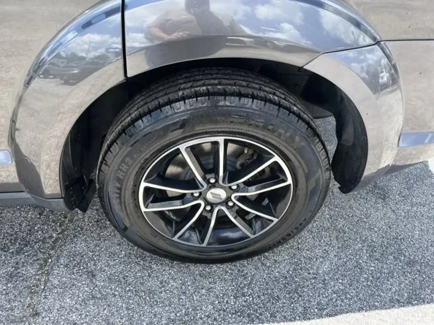 2018 Dodge Journey (3C4PDCAB8JT) with an Other engine, AUTOMATIC transmission, located at 1285 Cassat Ave, Jacksonville, FL, 32205, (904) 425-3000, 30.299780, -81.732430 - KBB.com 10 Most Affordable 3-Row Vehicles. Boasts 25 Highway MPG and 19 City MPG! This Dodge Journey delivers a Regular Unleaded I-4 2.4 L/144 engine powering this Automatic transmission. TRANSMISSION: 4-SPEED AUTOMATIC VLP (STD), QUICK ORDER PACKAGE 22F -inc: Engine: 2.4L I4 DOHC 16V Dual VVT, Tran - Photo#5