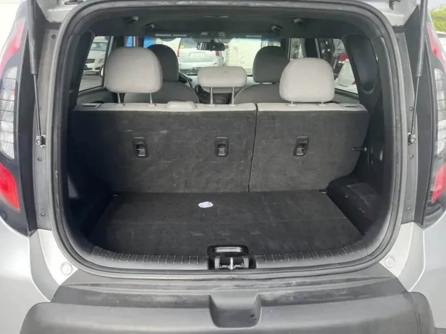 2016 Kia Soul (KNDJN2A29G7) with an Other engine, AUTOMATIC transmission, located at 1285 Cassat Ave, Jacksonville, FL, 32205, (904) 425-3000, 30.299780, -81.732430 - IIHS Top Safety Pick. Delivers 30 Highway MPG and 24 City MPG! This Kia Soul delivers a Regular Unleaded I-4 1.6 L/97 engine powering this Automatic transmission. GRAY 2-TONE, CLOTH SEAT TRIM, CARPETED FLOOR MATS, CARGO NET.*This Kia Soul Comes Equipped with These Options *BRIGHT SILVER, Wheels: 16 - Photo#6