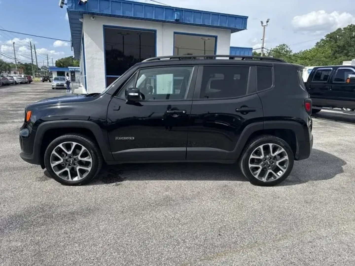 2022 Jeep Renegade (ZACNJDD14NP) with an Other engine, AUTOMATIC transmission, located at 1285 Cassat Ave, Jacksonville, FL, 32205, (904) 425-3000, 30.299780, -81.732430 - Scores 29 Highway MPG and 23 City MPG! This Jeep Renegade delivers a Intercooled Turbo Premium Unleaded I-4 1.3 L/81 engine powering this Automatic transmission. TRANSMISSION: 9-SPEED 948TE AUTOMATIC (STD), Vinyl Door Trim Insert, Trip computer.* This Jeep Renegade Features the Following Options *Tr - Photo#3