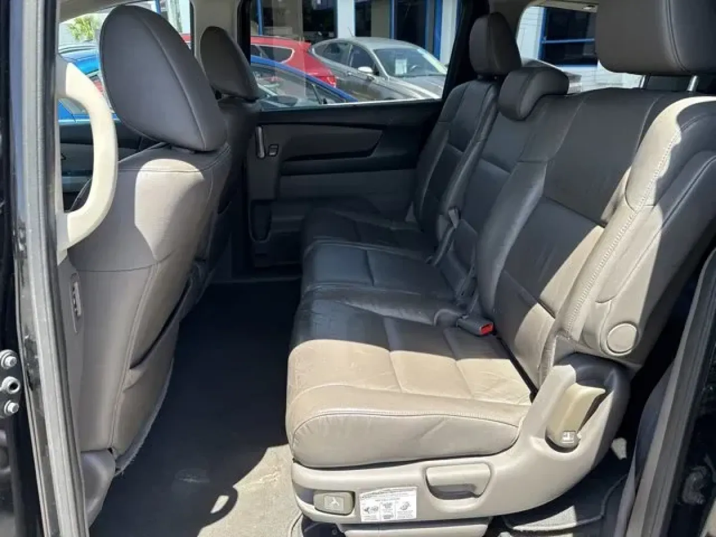 2013 Honda Odyssey (5FNRL5H68DB) with an Other engine, AUTOMATIC transmission, located at 1285 Cassat Ave, Jacksonville, FL, 32205, (904) 425-3000, 30.299780, -81.732430 - KBB.com 10 Best Family Cars. Only 134,895 Miles! Boasts 27 Highway MPG and 18 City MPG! This Honda Odyssey boasts a Gas V6 3.5L/212 engine powering this Automatic transmission. XM Radio (subscription required), Wide-mode adjustable 2nd-row seats -inc: leather trimmed outboard seats, multi-function c - Photo#10