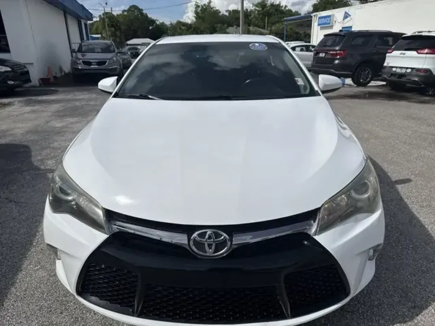 2015 Toyota Camry (4T1BF1FK5FU) with an Other engine, AUTOMATIC transmission, located at 1285 Cassat Ave, Jacksonville, FL, 32205, (904) 425-3000, 30.299780, -81.732430 - KBB.com 10 Most Comfortable Cars Under $30,000. Delivers 35 Highway MPG and 25 City MPG! This Toyota Camry boasts a Regular Unleaded I-4 2.5 L/152 engine powering this Automatic transmission. Window Grid Antenna, Variable intermittent wipers, Valet Function.* This Toyota Camry Features the Following - Photo#2