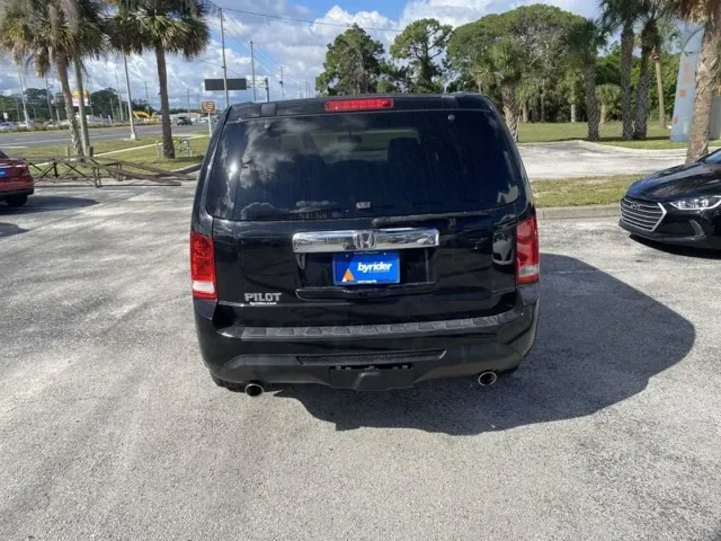 2013 Honda Pilot (5FNYF3H41DB) with an Other engine, AUTOMATIC transmission, located at 8829 US Hwy 19, Port Richey, FL, 34668, (727) 264-1107, 28.285917, -82.717346 - IIHS Top Safety Pick. Only 122,022 Miles! Delivers 25 Highway MPG and 18 City MPG! This Honda Pilot boasts a Gas V6 3.5L/212 engine powering this Automatic transmission. Warning lights -inc: low-fuel, low-oil pressure, door/tailgate open, passenger airbags status, vehicle stability assist, Vehicle S - Photo#4