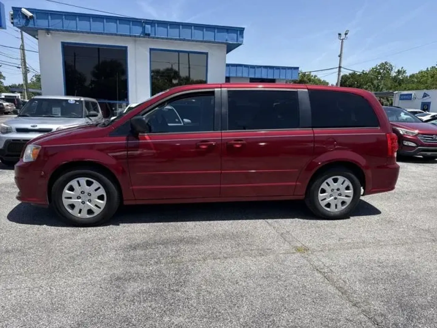 2015 Dodge Grand Caravan (2C4RDGBG9FR) with an Other engine, AUTOMATIC transmission, located at 1285 Cassat Ave, Jacksonville, FL, 32205, (904) 425-3000, 30.299780, -81.732430 - Only 95,646 Miles! Scores 25 Highway MPG and 17 City MPG! This Dodge Grand Caravan delivers a Regular Unleaded V-6 3.6 L/220 engine powering this Automatic transmission. WHEELS: 17 X 6.5 STEEL (STD), UCONNECT HANDS-FREE GROUP -inc: Remote USB Port, Bluetooth Streaming Audio, Leather Wrapped Steering - Photo#3