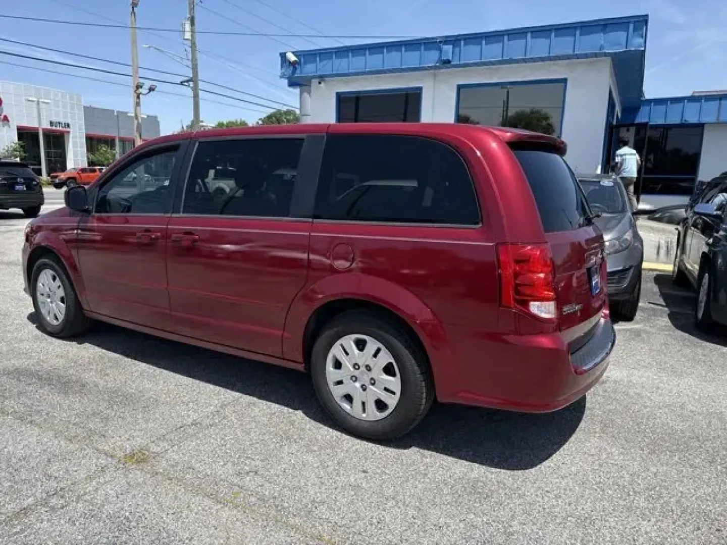 2015 Dodge Grand Caravan (2C4RDGBG9FR) with an Other engine, AUTOMATIC transmission, located at 1285 Cassat Ave, Jacksonville, FL, 32205, (904) 425-3000, 30.299780, -81.732430 - Only 95,646 Miles! Scores 25 Highway MPG and 17 City MPG! This Dodge Grand Caravan delivers a Regular Unleaded V-6 3.6 L/220 engine powering this Automatic transmission. WHEELS: 17 X 6.5 STEEL (STD), UCONNECT HANDS-FREE GROUP -inc: Remote USB Port, Bluetooth Streaming Audio, Leather Wrapped Steering - Photo#4