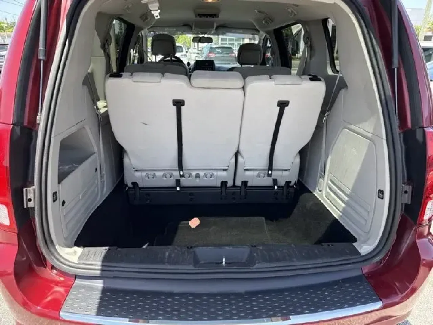 2015 Dodge Grand Caravan (2C4RDGBG9FR) with an Other engine, AUTOMATIC transmission, located at 1285 Cassat Ave, Jacksonville, FL, 32205, (904) 425-3000, 30.299780, -81.732430 - Only 95,646 Miles! Scores 25 Highway MPG and 17 City MPG! This Dodge Grand Caravan delivers a Regular Unleaded V-6 3.6 L/220 engine powering this Automatic transmission. WHEELS: 17 X 6.5 STEEL (STD), UCONNECT HANDS-FREE GROUP -inc: Remote USB Port, Bluetooth Streaming Audio, Leather Wrapped Steering - Photo#7