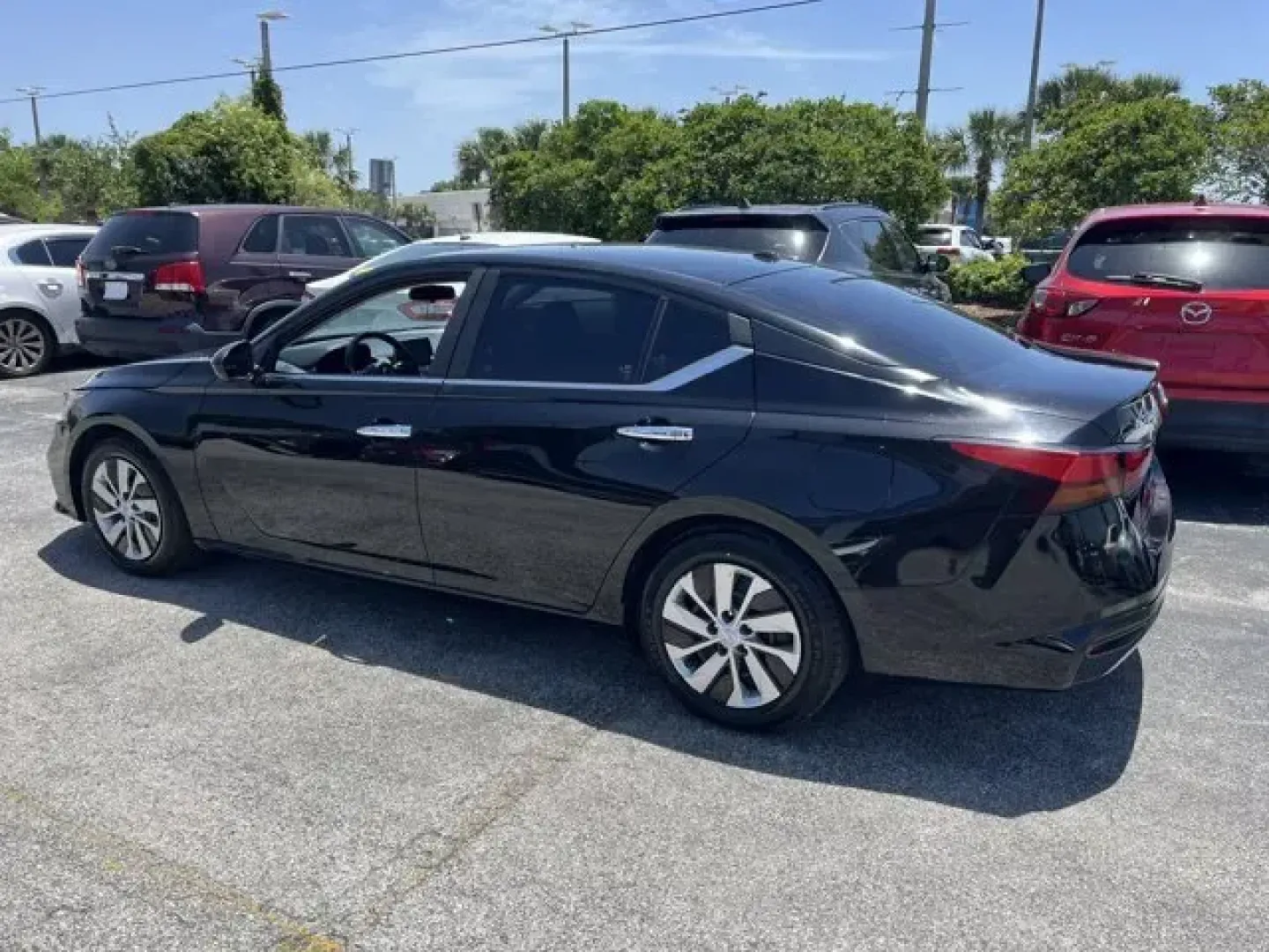 2020 Nissan Altima (1N4BL4BV3LC) with an Other engine, AUTOMATIC transmission, located at 1285 Cassat Ave, Jacksonville, FL, 32205, (904) 425-3000, 30.299780, -81.732430 - Scores 39 Highway MPG and 28 City MPG! This Nissan Altima boasts a Regular Unleaded I-4 2.5 L/152 engine powering this Variable transmission. SUPER BLACK, CHARCOAL, CLOTH SEAT TRIM, Window Grid Diversity Antenna.* This Nissan Altima Features the Following Options *Vinyl Door Trim Insert, Valet Funct - Photo#3