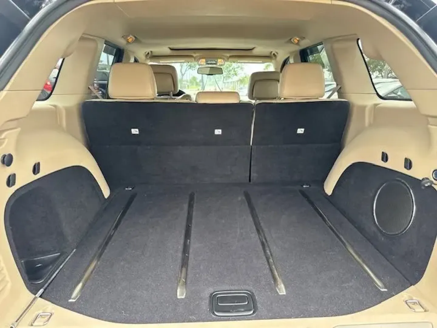 2014 Jeep Grand Cherokee (1C4RJEBG2EC) with an Other engine, AUTOMATIC transmission, located at 7701 Park Blvd., Pinellas Park, FL, 33781, (727) 369-7777, 27.839552, -82.747284 - IIHS Top Safety Pick. Scores 25 Highway MPG and 17 City MPG! This Jeep Grand Cherokee delivers a Regular Unleaded V-6 3.6 L/220 engine powering this Automatic transmission. TRANSMISSION: 8-SPEED AUTOMATIC (845RE) (STD), ENGINE: 3.6L V6 24V VVT FLEX FUEL (STD), Valet Function.* This Jeep Grand Cherok - Photo#7