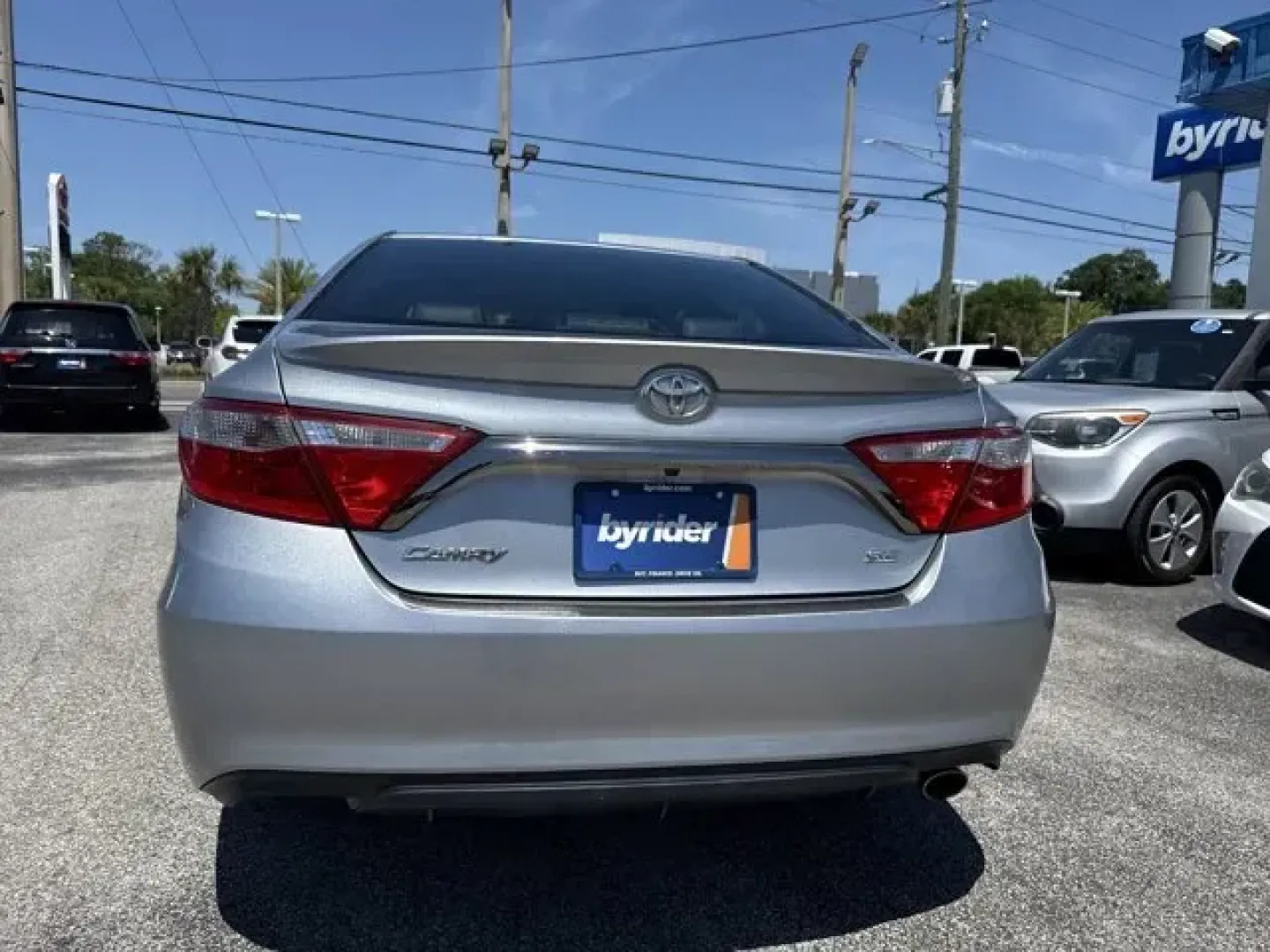 2015 Toyota Camry (4T1BF1FK0FU) with an Other engine, AUTOMATIC transmission, located at 1285 Cassat Ave, Jacksonville, FL, 32205, (904) 425-3000, 30.299780, -81.732430 - KBB.com 15 Best Family Cars. Delivers 35 Highway MPG and 25 City MPG! This Toyota Camry boasts a Regular Unleaded I-4 2.5 L/152 engine powering this Automatic transmission. Window Grid Antenna, Variable intermittent wipers, Valet Function.* This Toyota Camry Features the Following Options *Trunk Rea - Photo#5