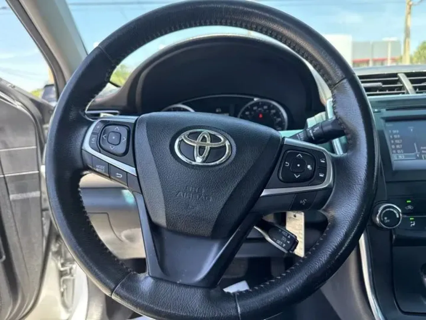 2015 Toyota Camry (4T1BF1FK0FU) with an Other engine, AUTOMATIC transmission, located at 1285 Cassat Ave, Jacksonville, FL, 32205, (904) 425-3000, 30.299780, -81.732430 - KBB.com 15 Best Family Cars. Delivers 35 Highway MPG and 25 City MPG! This Toyota Camry boasts a Regular Unleaded I-4 2.5 L/152 engine powering this Automatic transmission. Window Grid Antenna, Variable intermittent wipers, Valet Function.* This Toyota Camry Features the Following Options *Trunk Rea - Photo#12