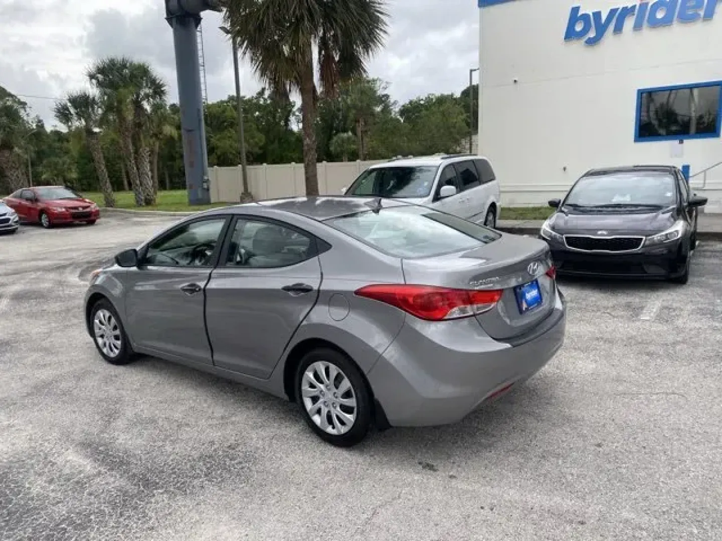 2013 Hyundai Elantra (KMHDH4AE2DU) with an Other engine, AUTOMATIC transmission, located at 8829 US Hwy 19, Port Richey, FL, 34668, (727) 264-1107, 28.285917, -82.717346 - IIHS Top Safety Pick. Only 65,702 Miles! Boasts 38 Highway MPG and 28 City MPG! This Hyundai Elantra boasts a Gas I4 1.8L/110 engine powering this Automatic transmission. TITANIUM GRAY METALLIC, STANDARD EQUIPMENT PKG, REAR BUMPER APPLIQUE.*This Hyundai Elantra Comes Equipped with These Options *IPO - Photo#5