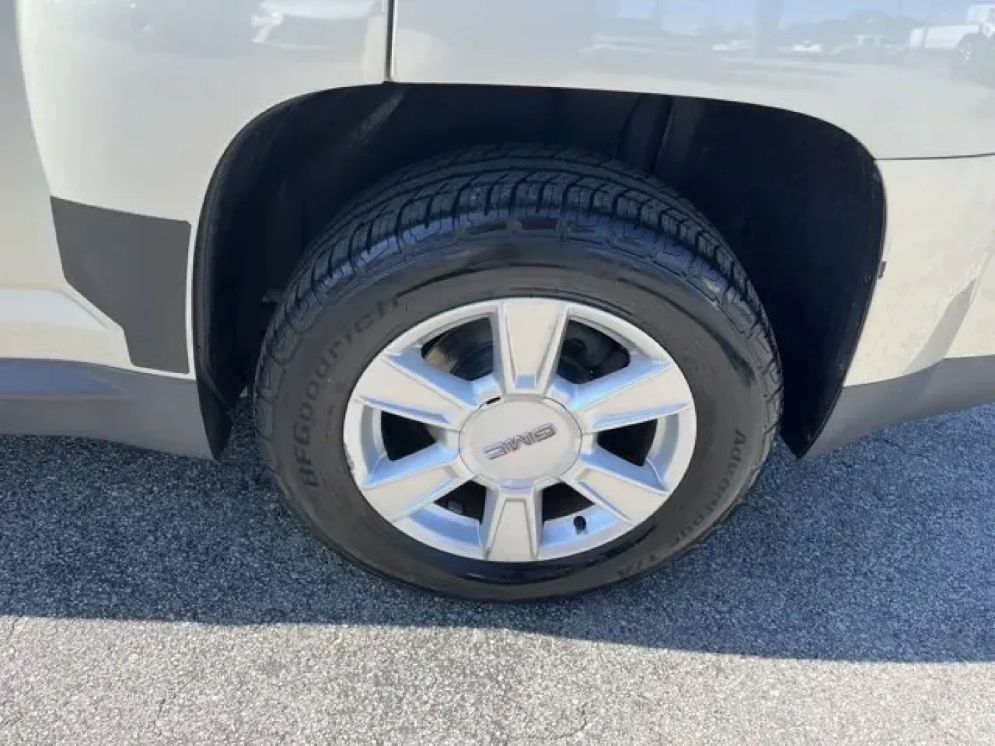 2013 GMC Terrain (2GKALMEK4D6) with an Other engine, AUTOMATIC transmission, located at 1285 Cassat Ave, Jacksonville, FL, 32205, (904) 425-3000, 30.299780, -81.732430 - IIHS Top Safety Pick. Only 127,743 Miles! Delivers 32 Highway MPG and 22 City MPG! This GMC Terrain boasts a Gas/Ethanol I4 2.4L/145 engine powering this Automatic transmission. TRANSMISSION, 6-SPEED AUTOMATIC (STD), SLE-1 PREFERRED EQUIPMENT GROUP Includes Standard Equipment, SEATS, FRONT BUCKET (S - Photo#6