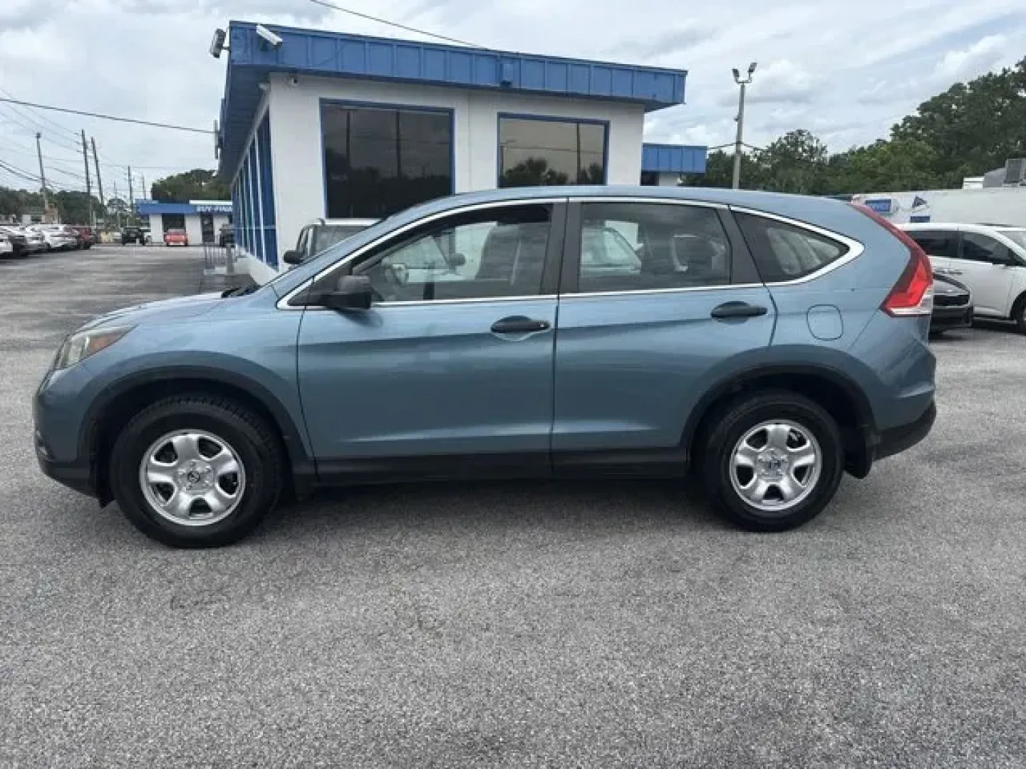 2013 Honda CR-V (5J6RM3H3XDL) with an Other engine, AUTOMATIC transmission, located at 1285 Cassat Ave, Jacksonville, FL, 32205, (904) 425-3000, 30.299780, -81.732430 - KBB.com Brand Image Awards. Only 113,952 Miles! Delivers 31 Highway MPG and 23 City MPG! This Honda CR-V delivers a Gas I4 2.4L/144 engine powering this Automatic transmission. Vehicle stability assist (VSA) w/traction control, Tire pressure monitoring system, Tilt and telescopic steering column.* - Photo#3