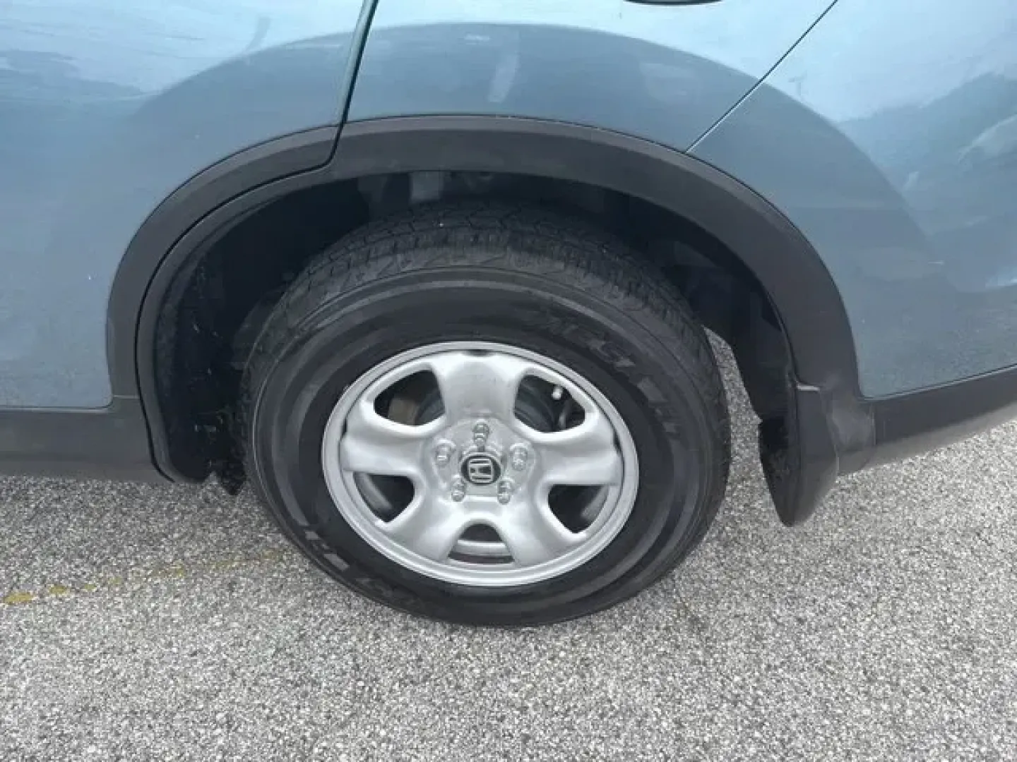 2013 Honda CR-V (5J6RM3H3XDL) with an Other engine, AUTOMATIC transmission, located at 1285 Cassat Ave, Jacksonville, FL, 32205, (904) 425-3000, 30.299780, -81.732430 - KBB.com Brand Image Awards. Only 113,952 Miles! Delivers 31 Highway MPG and 23 City MPG! This Honda CR-V delivers a Gas I4 2.4L/144 engine powering this Automatic transmission. Vehicle stability assist (VSA) w/traction control, Tire pressure monitoring system, Tilt and telescopic steering column.* - Photo#6