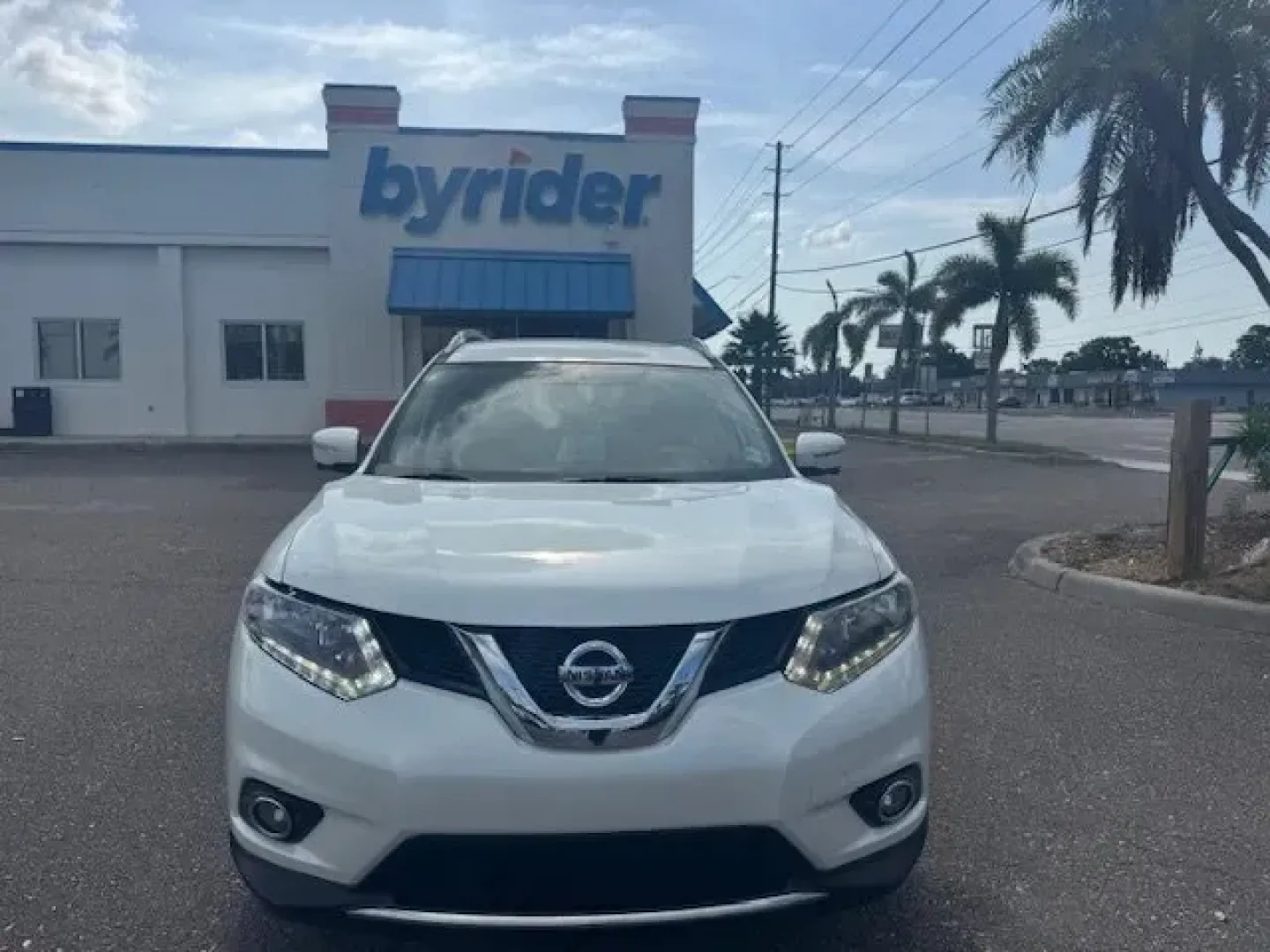 2015 Nissan Rogue (5N1AT2MT5FC) with an Other engine, AUTOMATIC transmission, located at 7701 Park Blvd., Pinellas Park, FL, 33781, (727) 369-7777, 27.839552, -82.747284 - IIHS Top Safety Pick. Only 103,925 Miles! Boasts 33 Highway MPG and 26 City MPG! This Nissan Rogue delivers a Regular Unleaded I-4 2.5 L/152 engine powering this Variable transmission. PEARL WHITE, [Z66] ACTIVATION DISCLAIMER, [B93] CHROME REAR BUMPER PROTECTOR.*This Nissan Rogue Comes Equipped with - Photo#2