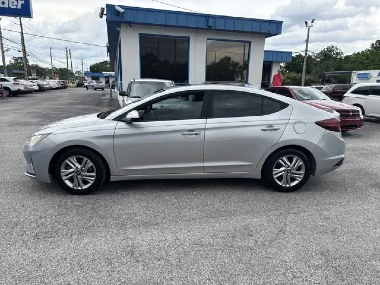2020 Hyundai Elantra (KMHD84LF0LU) with an Other engine, AUTOMATIC transmission, located at 1285 Cassat Ave, Jacksonville, FL, 32205, (904) 425-3000, 30.299780, -81.732430 - Scores 40 Highway MPG and 30 City MPG! This Hyundai Elantra delivers a Regular Unleaded I-4 2.0 L/122 engine powering this Variable transmission. OPTION GROUP 01 -inc: standard equipment, GRAY, PREMIUM CLOTH SEAT TRIM, CARPETED FLOOR MATS.* This Hyundai Elantra Features the Following Options *Window - Photo#1