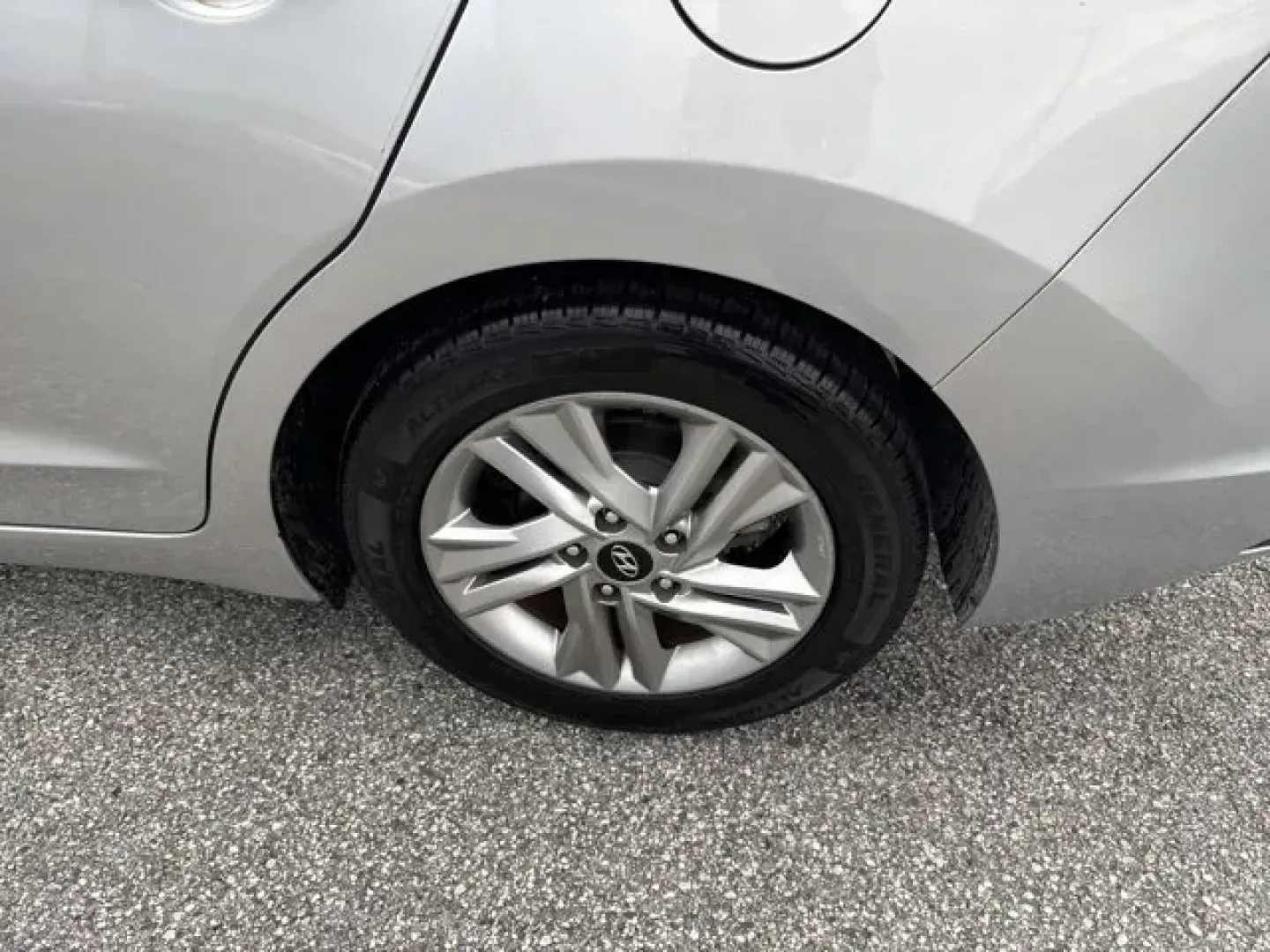 2020 Hyundai Elantra (KMHD84LF0LU) with an Other engine, AUTOMATIC transmission, located at 1285 Cassat Ave, Jacksonville, FL, 32205, (904) 425-3000, 30.299780, -81.732430 - Scores 40 Highway MPG and 30 City MPG! This Hyundai Elantra delivers a Regular Unleaded I-4 2.0 L/122 engine powering this Variable transmission. OPTION GROUP 01 -inc: standard equipment, GRAY, PREMIUM CLOTH SEAT TRIM, CARPETED FLOOR MATS.* This Hyundai Elantra Features the Following Options *Window - Photo#4