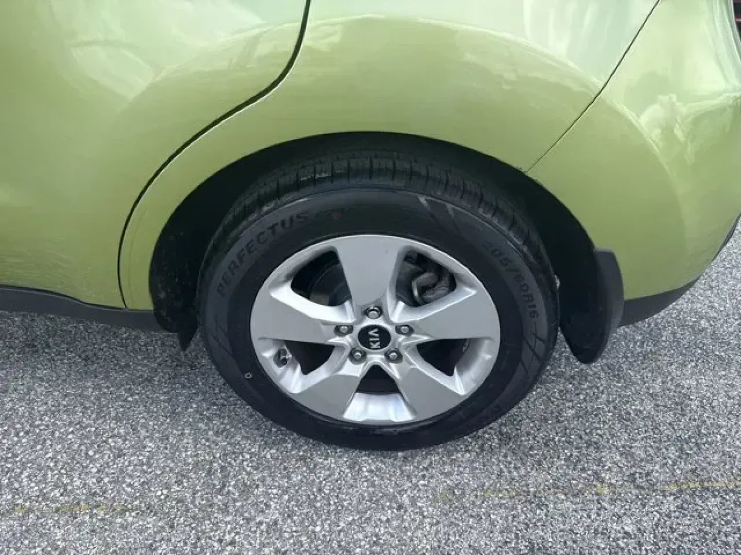 2017 Kia Soul (KNDJN2A29H7) with an Other engine, AUTOMATIC transmission, located at 1285 Cassat Ave, Jacksonville, FL, 32205, (904) 425-3000, 30.299780, -81.732430 - KBB.com 10 Coolest New Cars Under $18,000. Boasts 30 Highway MPG and 25 City MPG! This Kia Soul boasts a Regular Unleaded I-4 1.6 L/97 engine powering this Automatic transmission. CARPETED FLOOR MATS, CARGO NET, BLACK, CLOTH SEAT TRIM.*This Kia Soul Comes Equipped with These Options *ALIEN II, Wheel - Photo#5