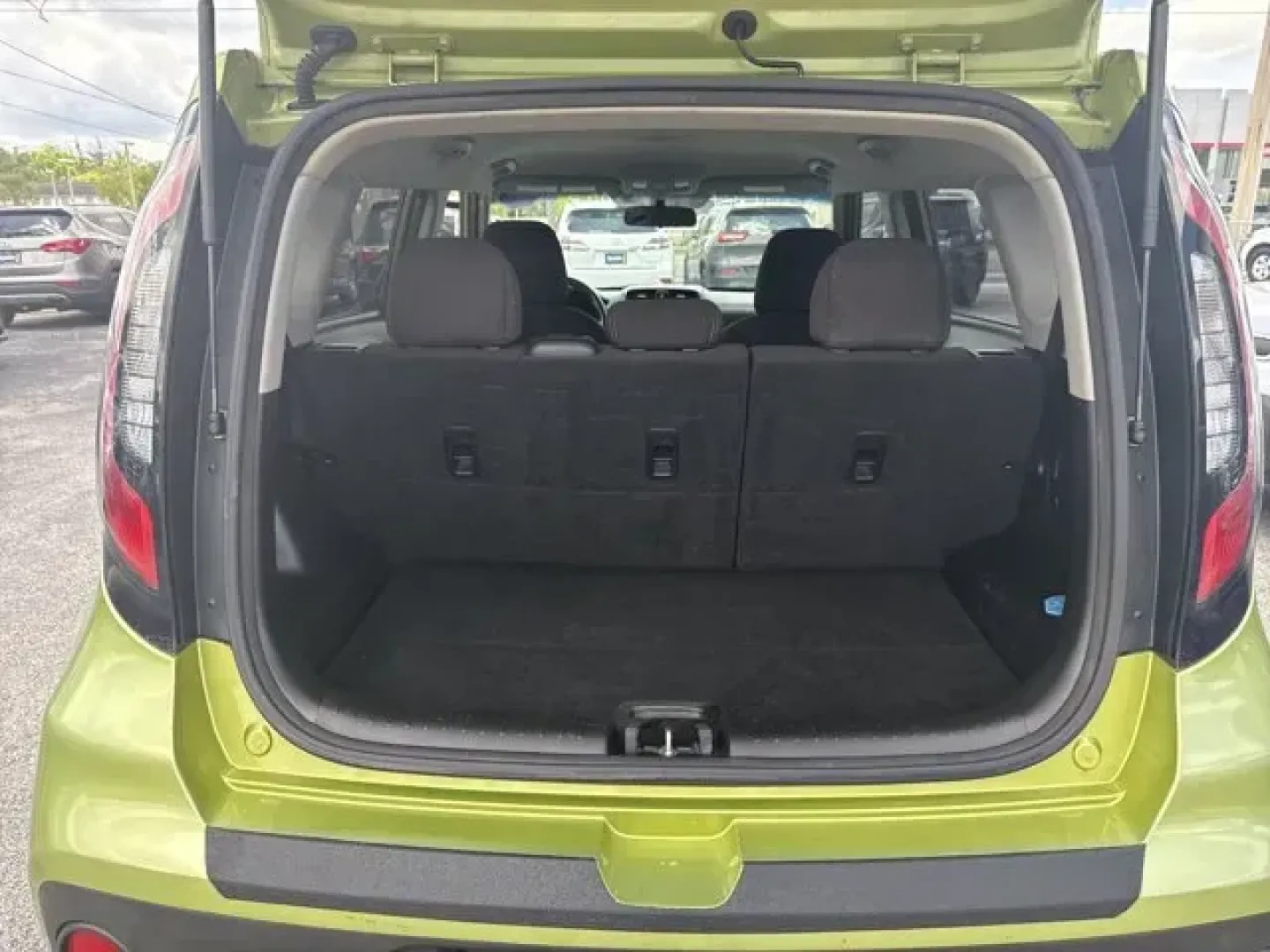 2017 Kia Soul (KNDJN2A29H7) with an Other engine, AUTOMATIC transmission, located at 1285 Cassat Ave, Jacksonville, FL, 32205, (904) 425-3000, 30.299780, -81.732430 - KBB.com 10 Coolest New Cars Under $18,000. Boasts 30 Highway MPG and 25 City MPG! This Kia Soul boasts a Regular Unleaded I-4 1.6 L/97 engine powering this Automatic transmission. CARPETED FLOOR MATS, CARGO NET, BLACK, CLOTH SEAT TRIM.*This Kia Soul Comes Equipped with These Options *ALIEN II, Wheel - Photo#6
