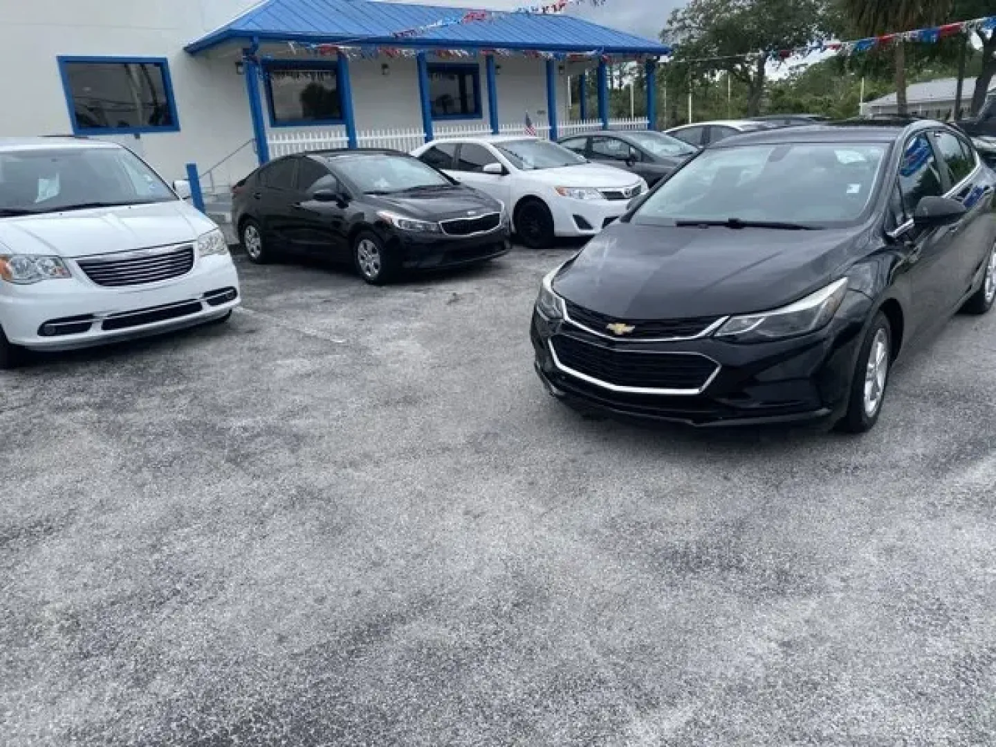2017 Honda Cruze (3G1BE6SM5HS) with an Other engine, AUTOMATIC transmission, located at 8829 US Hwy 19, Port Richey, FL, 34668, (727) 264-1107, 28.285917, -82.717346 - KBB.com 10 Most Awarded Brands. Boasts 38 Highway MPG and 29 City MPG! This Chevrolet Cruze delivers a Turbocharged Gas I4 1.4L/ engine powering this Automatic transmission. TRANSMISSION, 6-SPEED AUTOMATIC (STD), SEATS, HEATED DRIVER AND FRONT PASSENGER, SEATS, FRONT BUCKET WITH RECLINING SEATBACKS - Photo#1